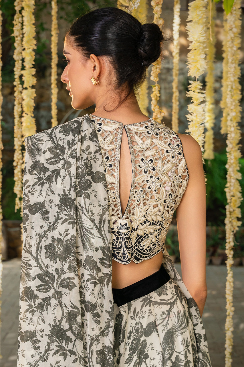 Pakistani Monochrome Embroidered Georgette Draped Lehnga Sari (2-Piece) - Image 5