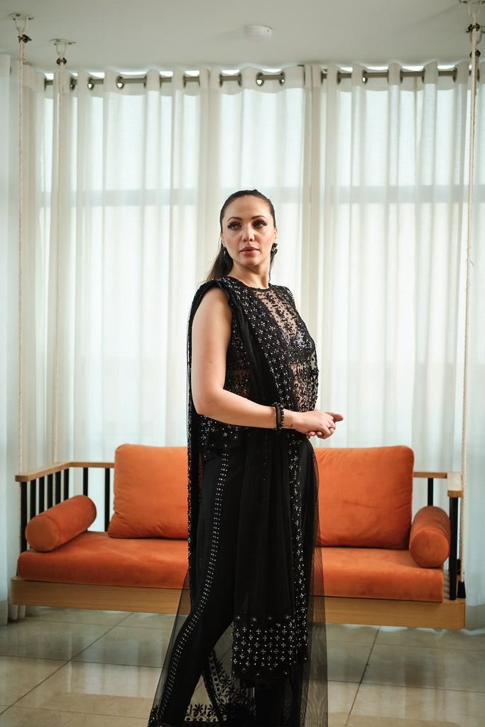 Black Embellished Net Saree with Sequinned Blouse (2-Piece) - Image 1