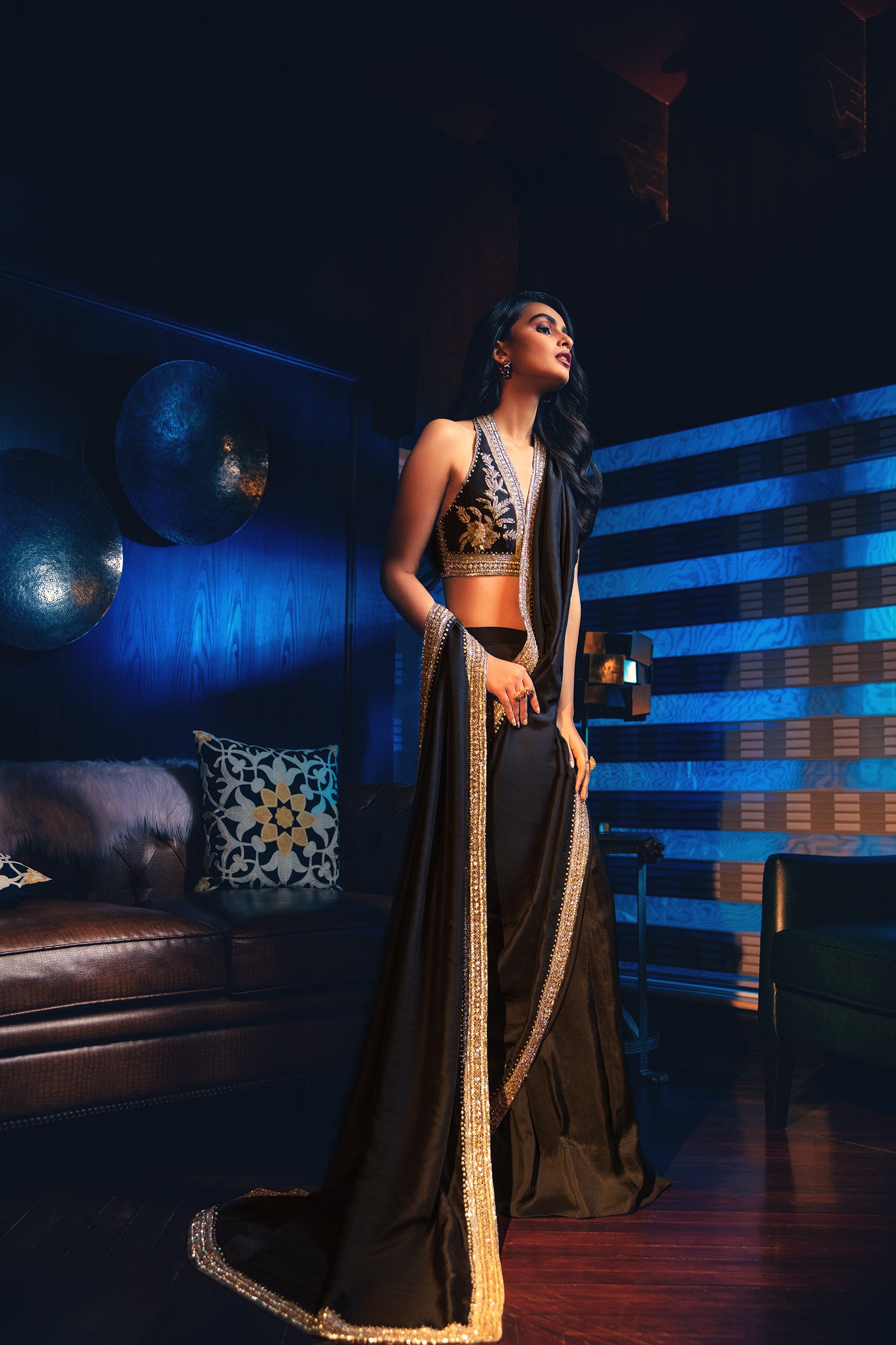 Black Embellished Raw Silk Saree (2-Piece) - Image 5