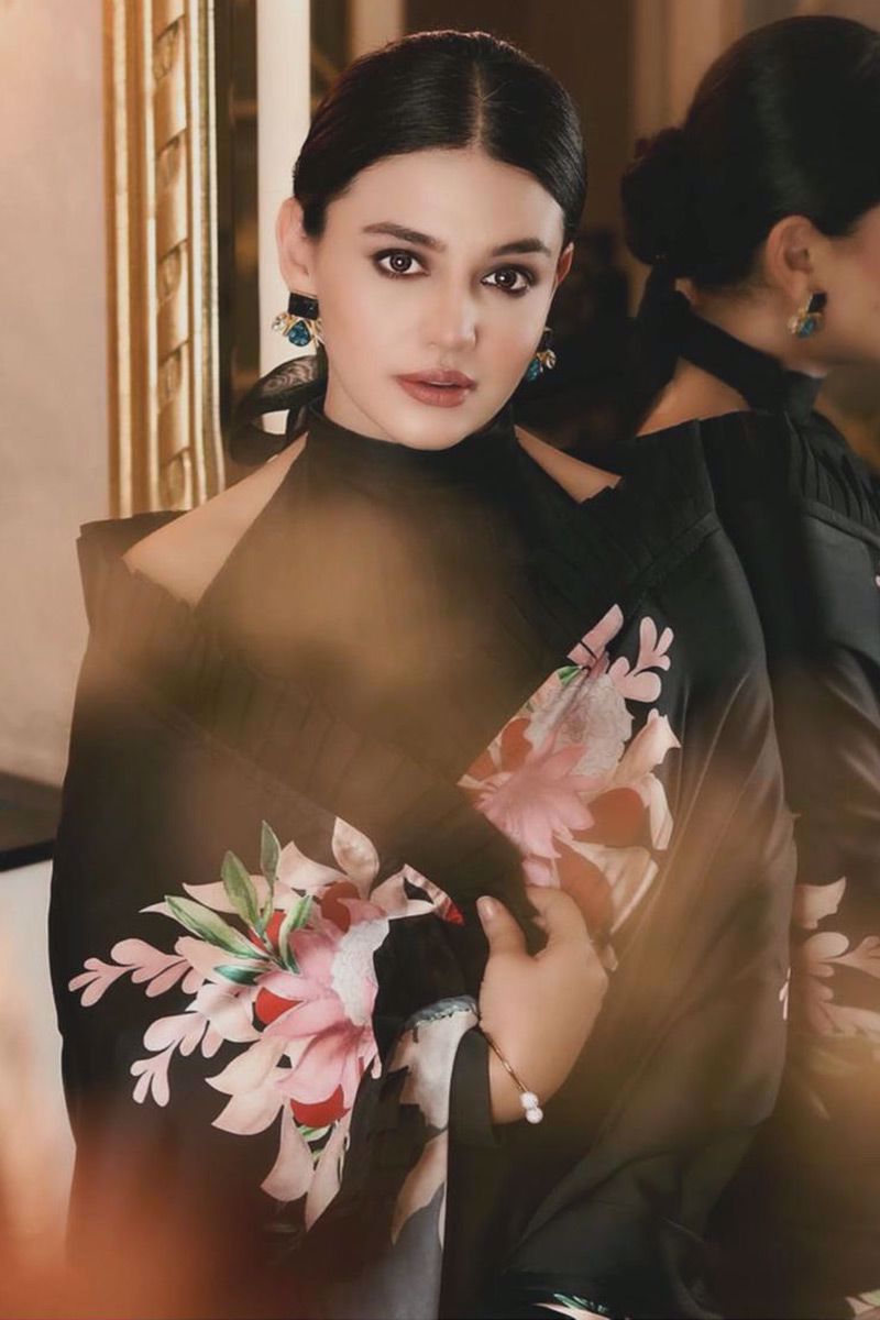 Pakistani Black Digital Floral Silk Saree (1-Pc) - Image 5