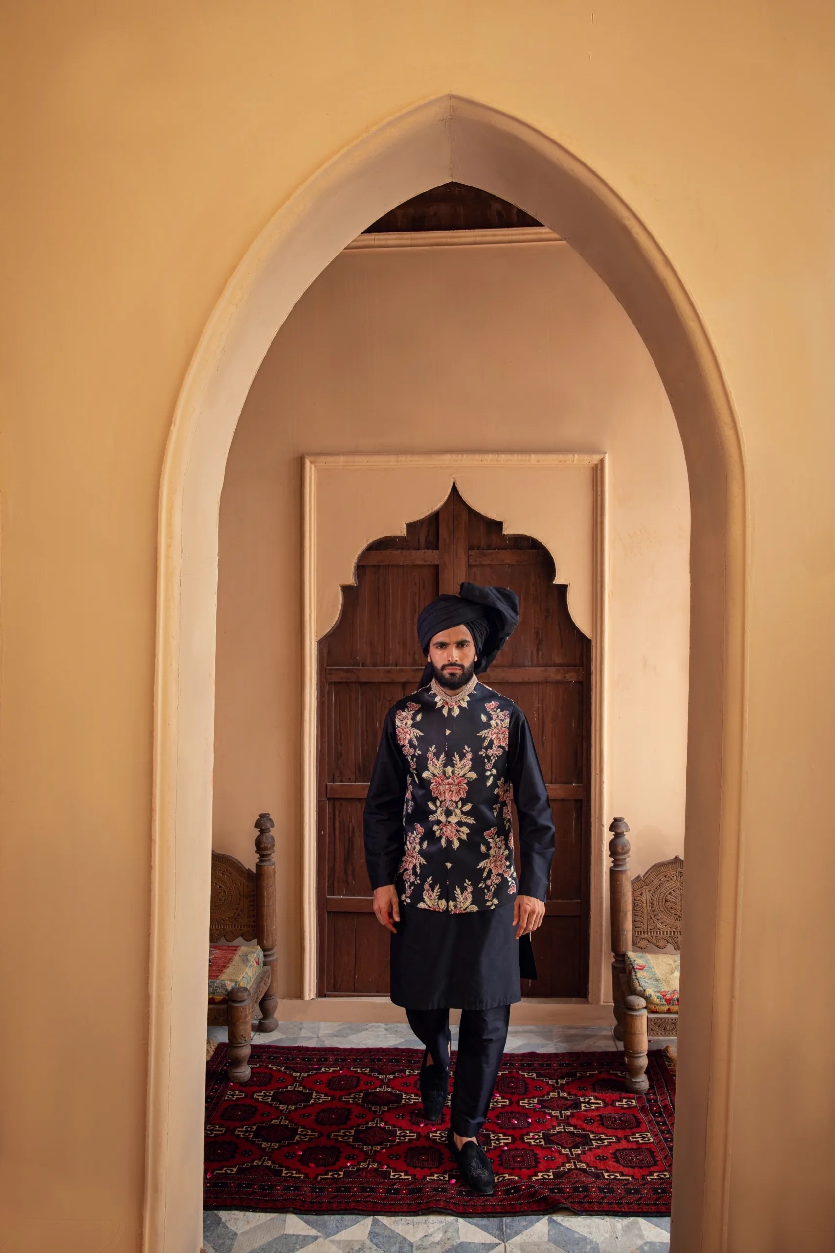 Black Floral Embroidered Waistcoat Kurta Set (3-Piece) - Image 4