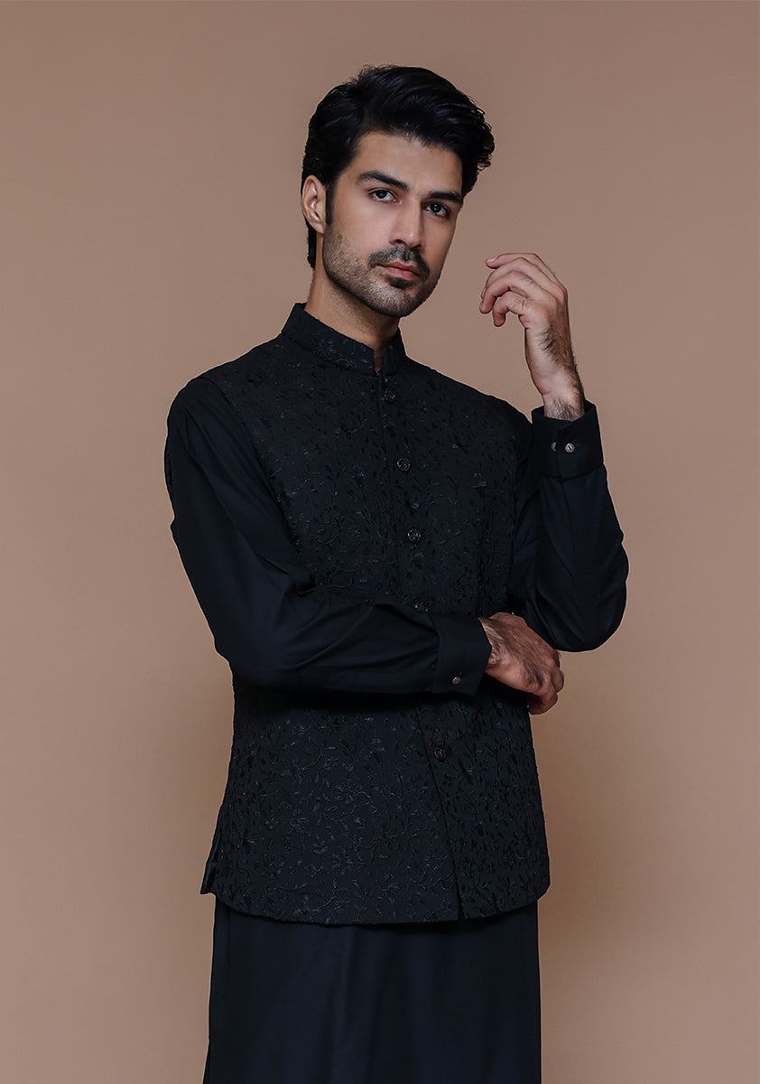 Black Embroidered Georgette Waistcoat Kurta (3-Piece) - Image 3