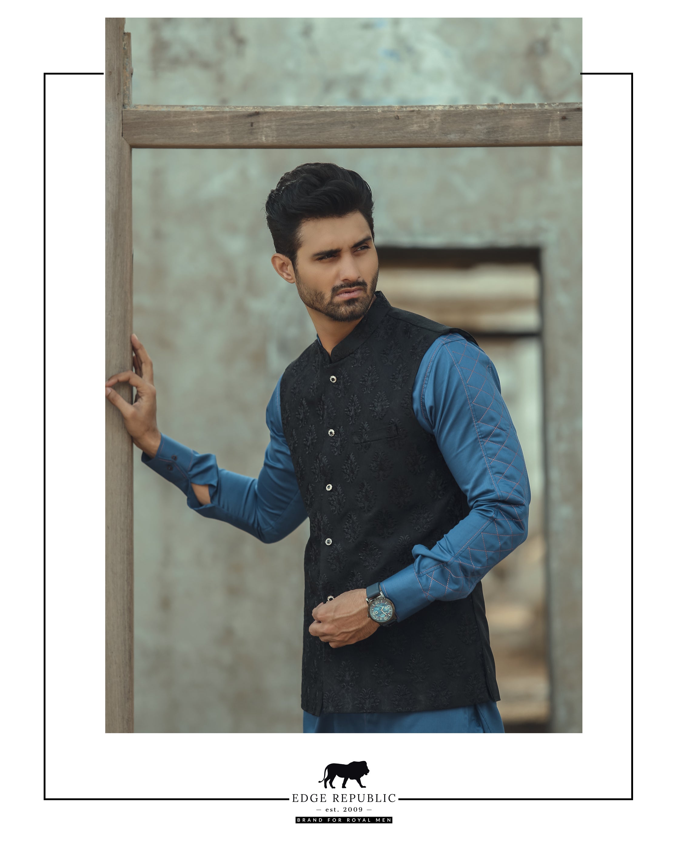 Black Embroidered Jacquard Waistcoat Kurta (2-Piece) - Image 1