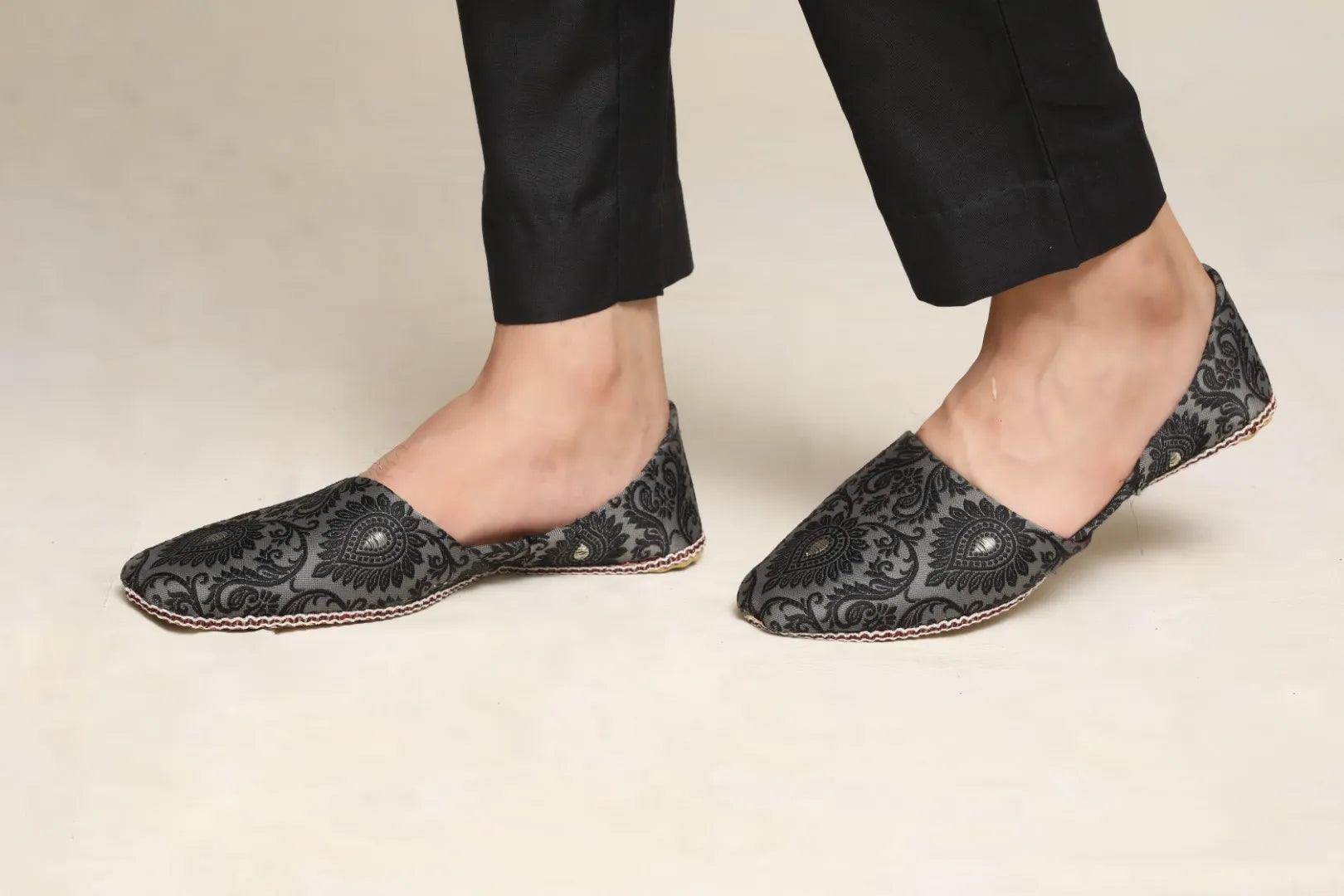 Black Woven Jacquard Waistcoat Kurta Set (3-Piece) - Image 4