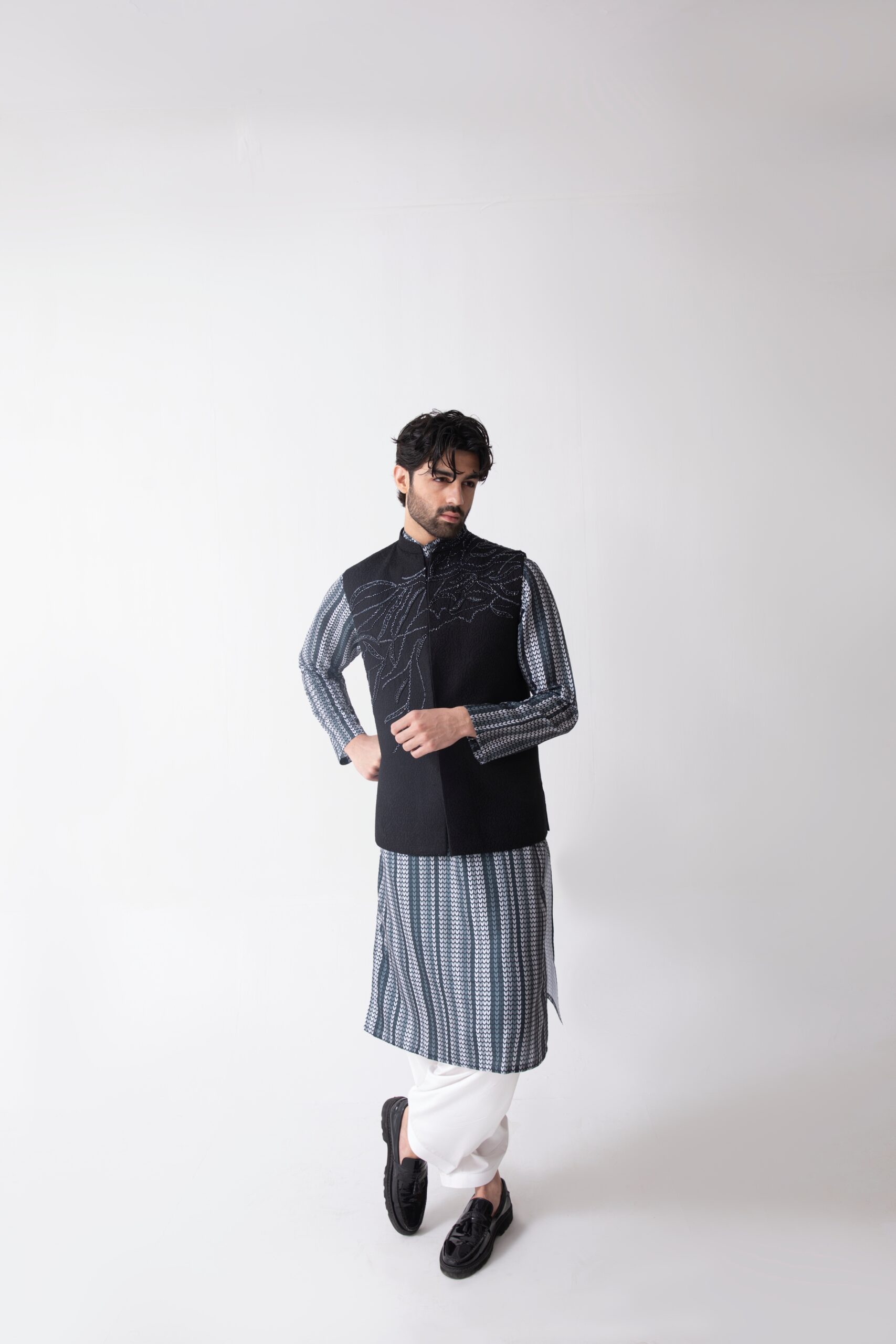 Black Embroidered Slim-Fit Waistcoat Kurta (3-Piece) - Image 7