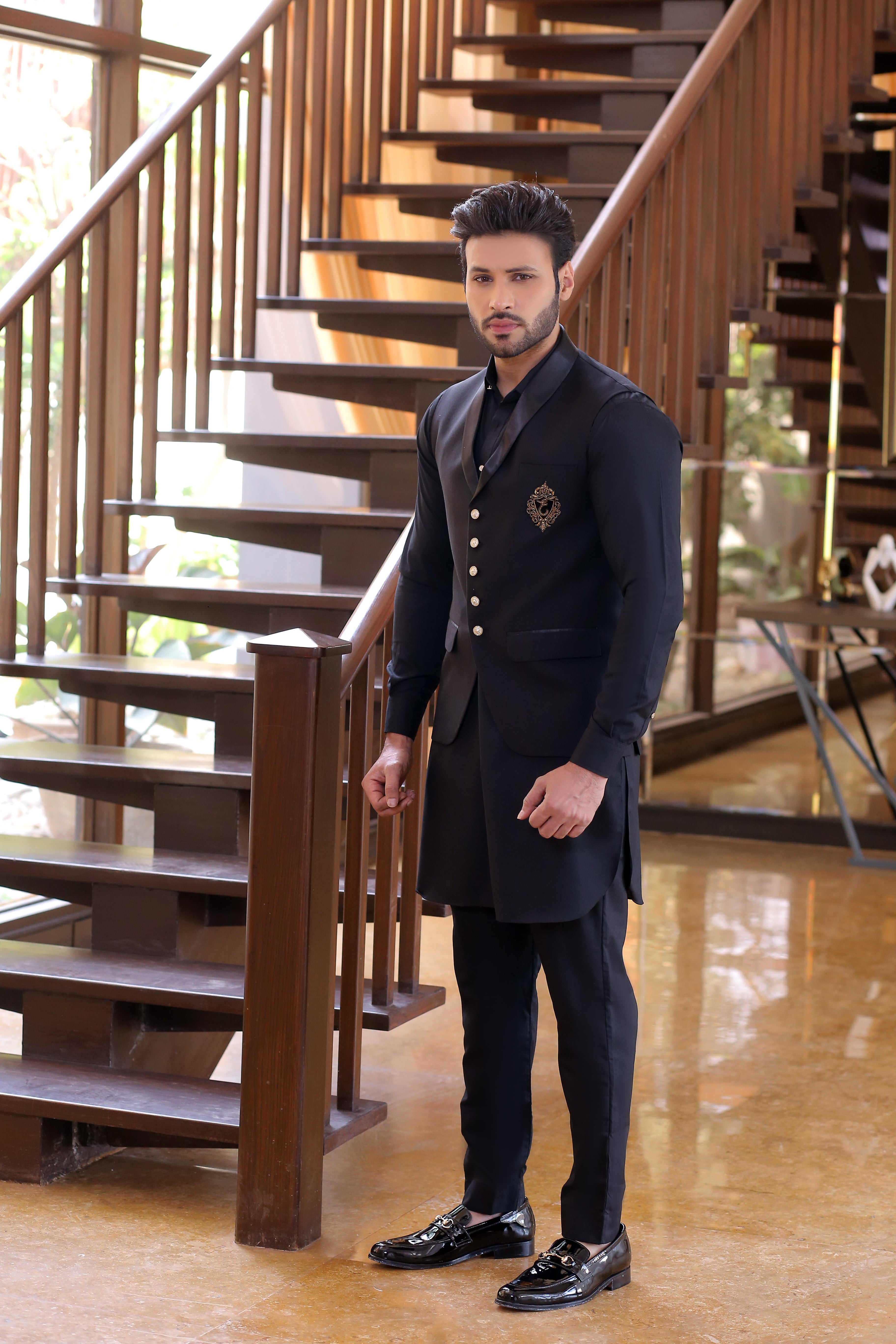 Black Embroidered Suiting Waistcoat Kurta (3-Piece) - Image 5