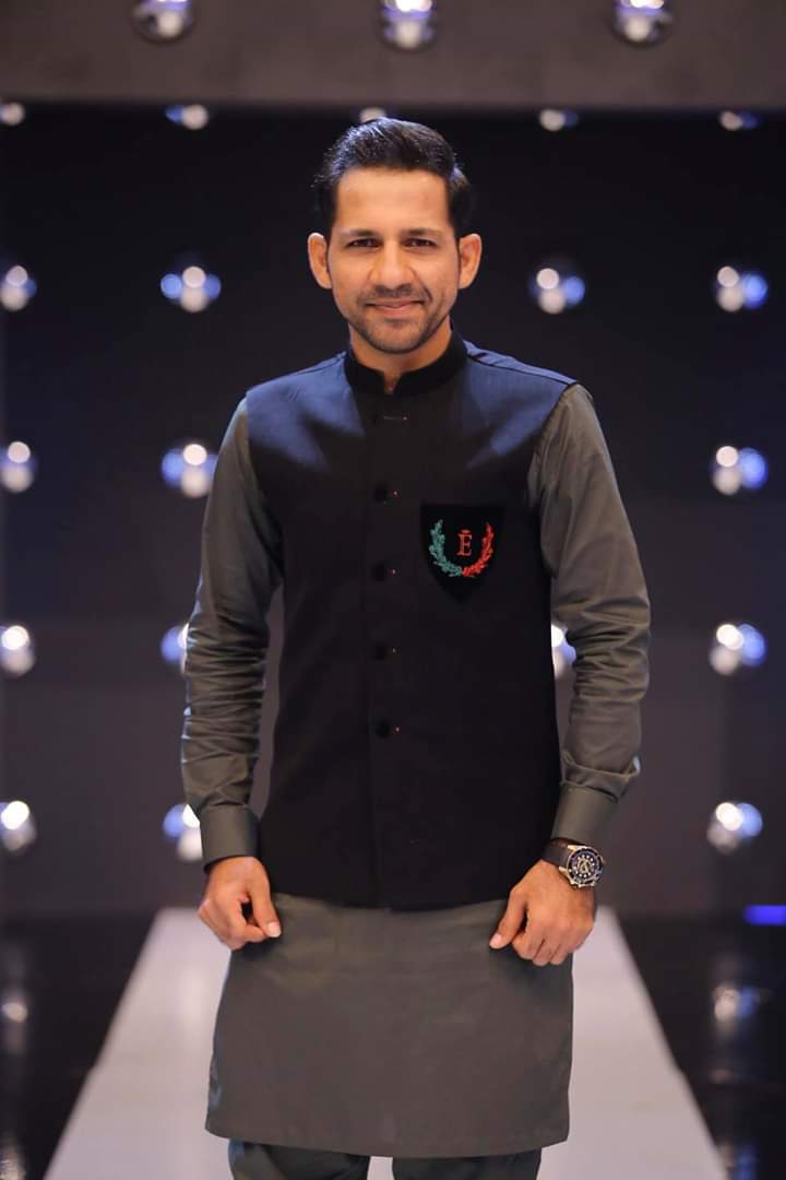 Black Crest Embroidered Suiting Waistcoat (3-Piece) - Image 1