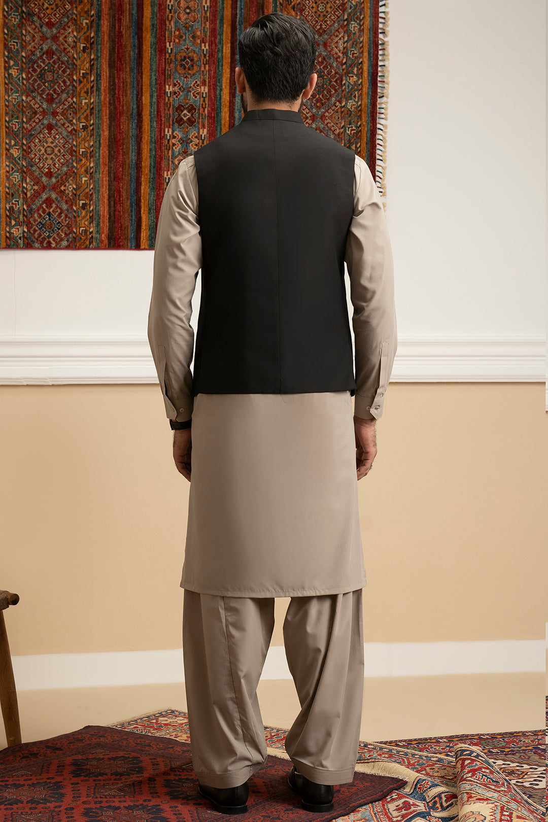 Black Textured Suiting Fabric Waistcoat Kurta (3-Piece) - Image 11
