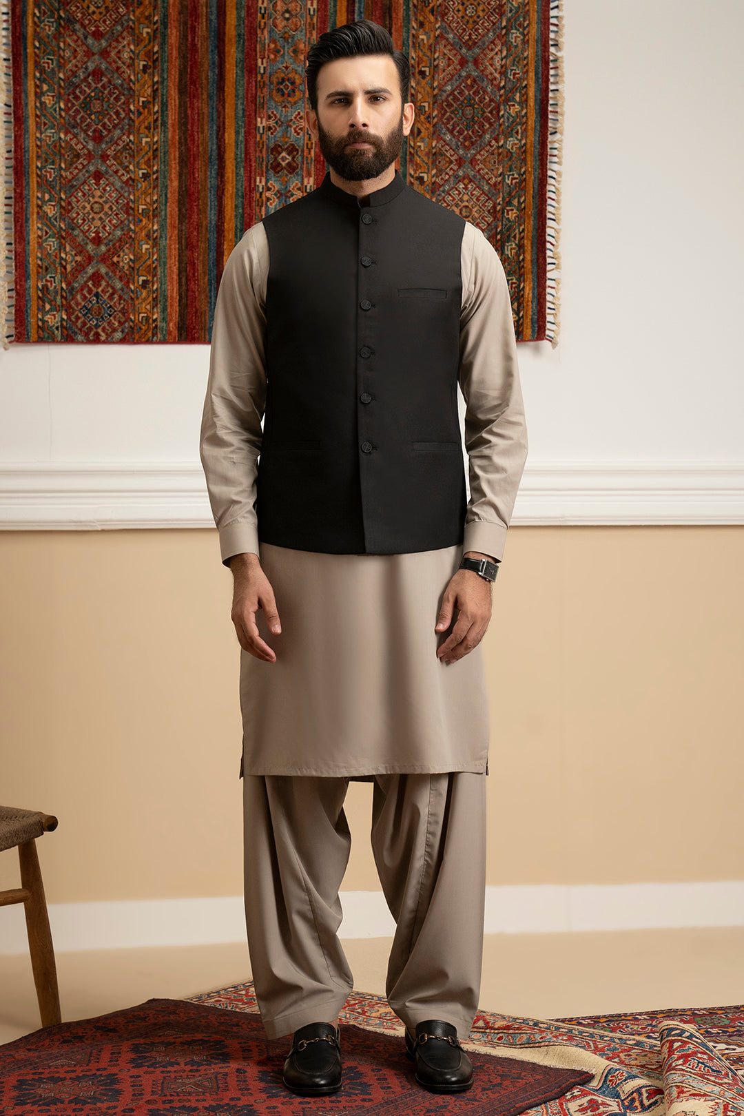 Black Textured Suiting Fabric Waistcoat Kurta (3-Piece) - Image 3