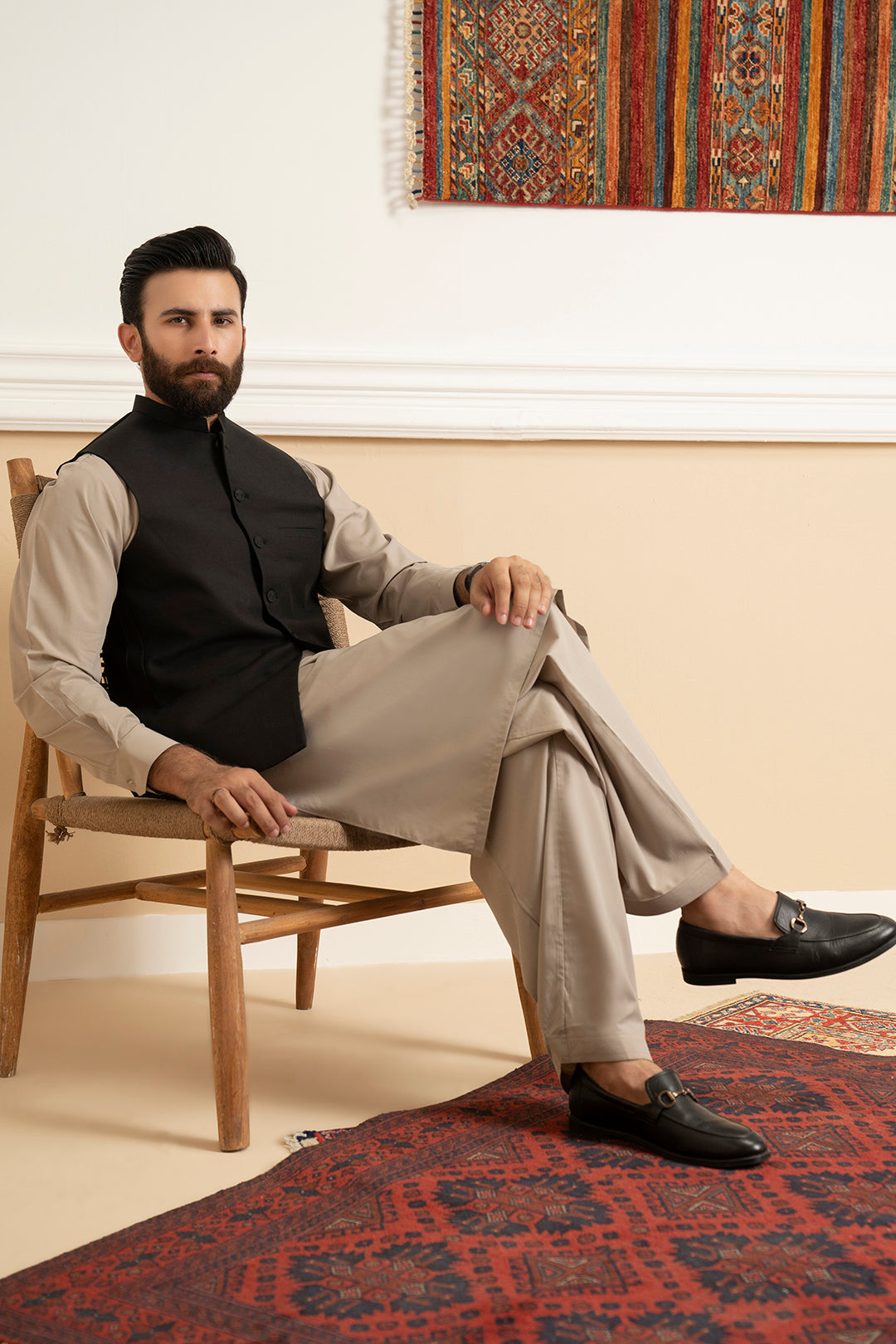 Black Textured Suiting Fabric Waistcoat Kurta (3-Piece) - Image 5
