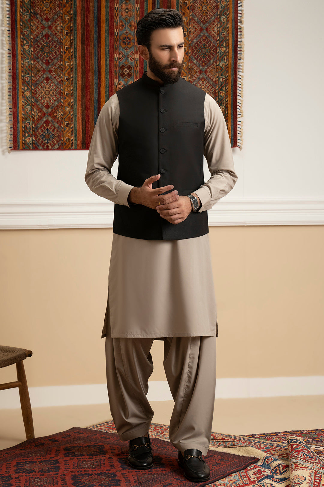 Black Textured Suiting Fabric Waistcoat Kurta (3-Piece) - Image 8