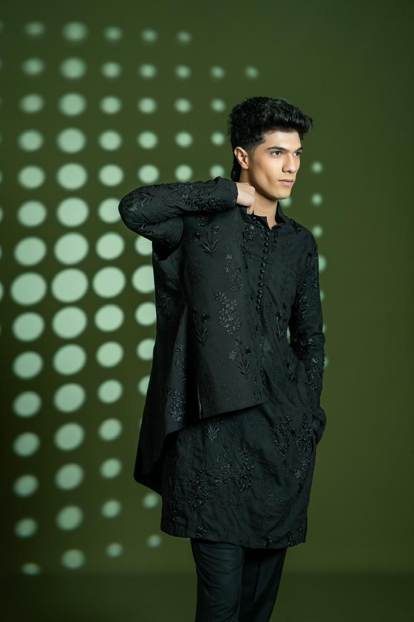 Black Embroidered Wash-and-Wear Waistcoat Kurta (3-Piece) - Image 3