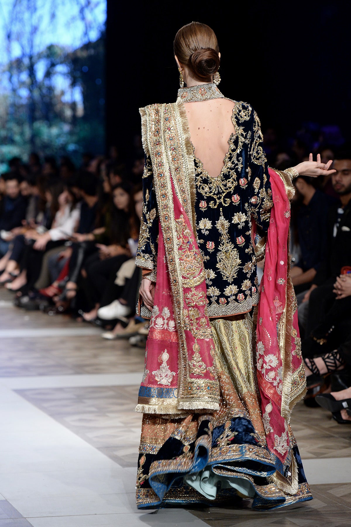 Pakistani Navy Blue Velvet Zardozi Gharara Set (3-Piece) - Image 2