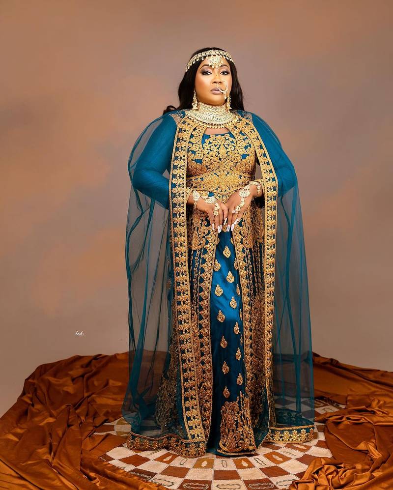 Pakistani Teal Blue Aari Embroidered Georgette Kaftan (1-Pc) - Image 2