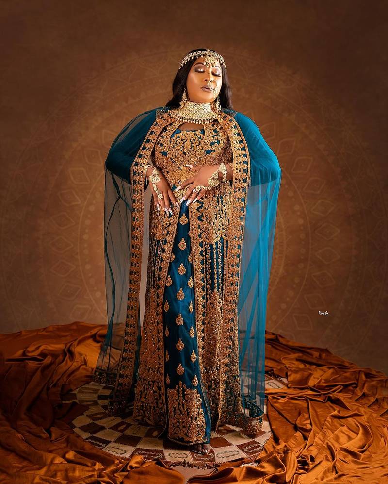 Pakistani Teal Blue Aari Embroidered Georgette Kaftan (1-Pc) - Image 3