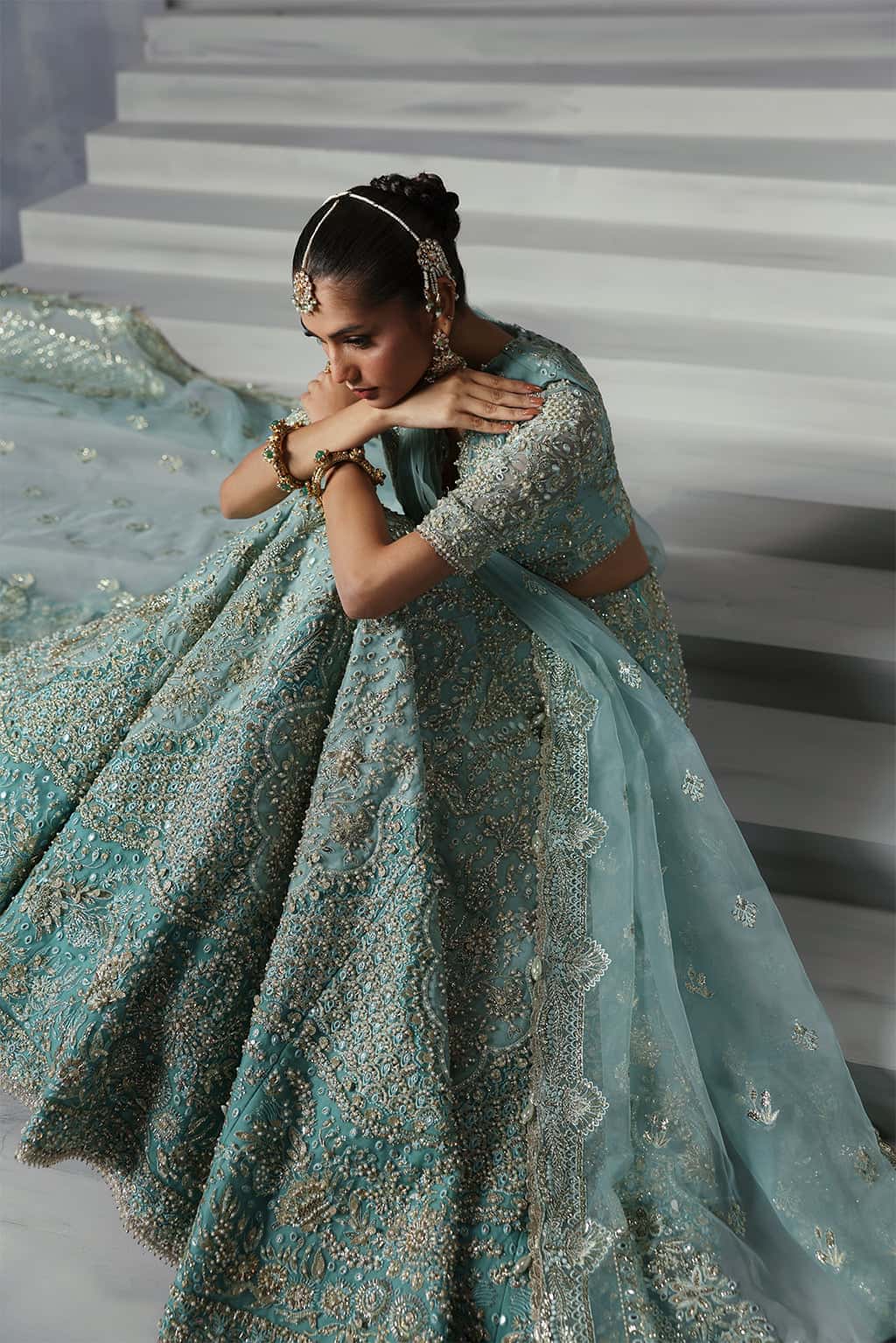 Pakistani Turquoise Hand-Embellished Organza Lehenga Choli (3-Piece) - Image 12
