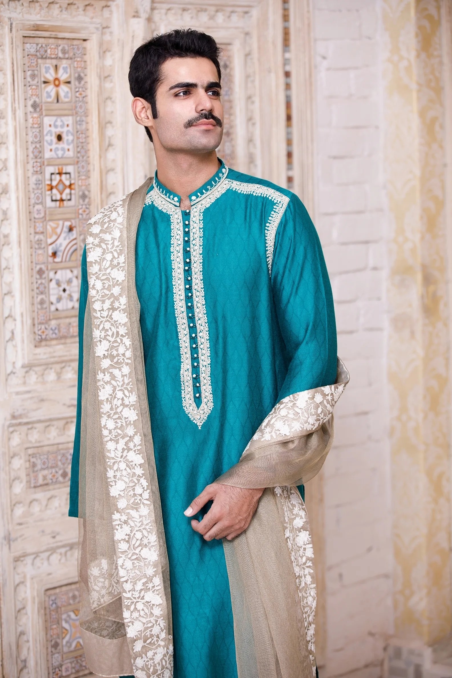 Cerulean Blue Dardozi Embroidered Karandi Kurta (3-Piece) - Image 4