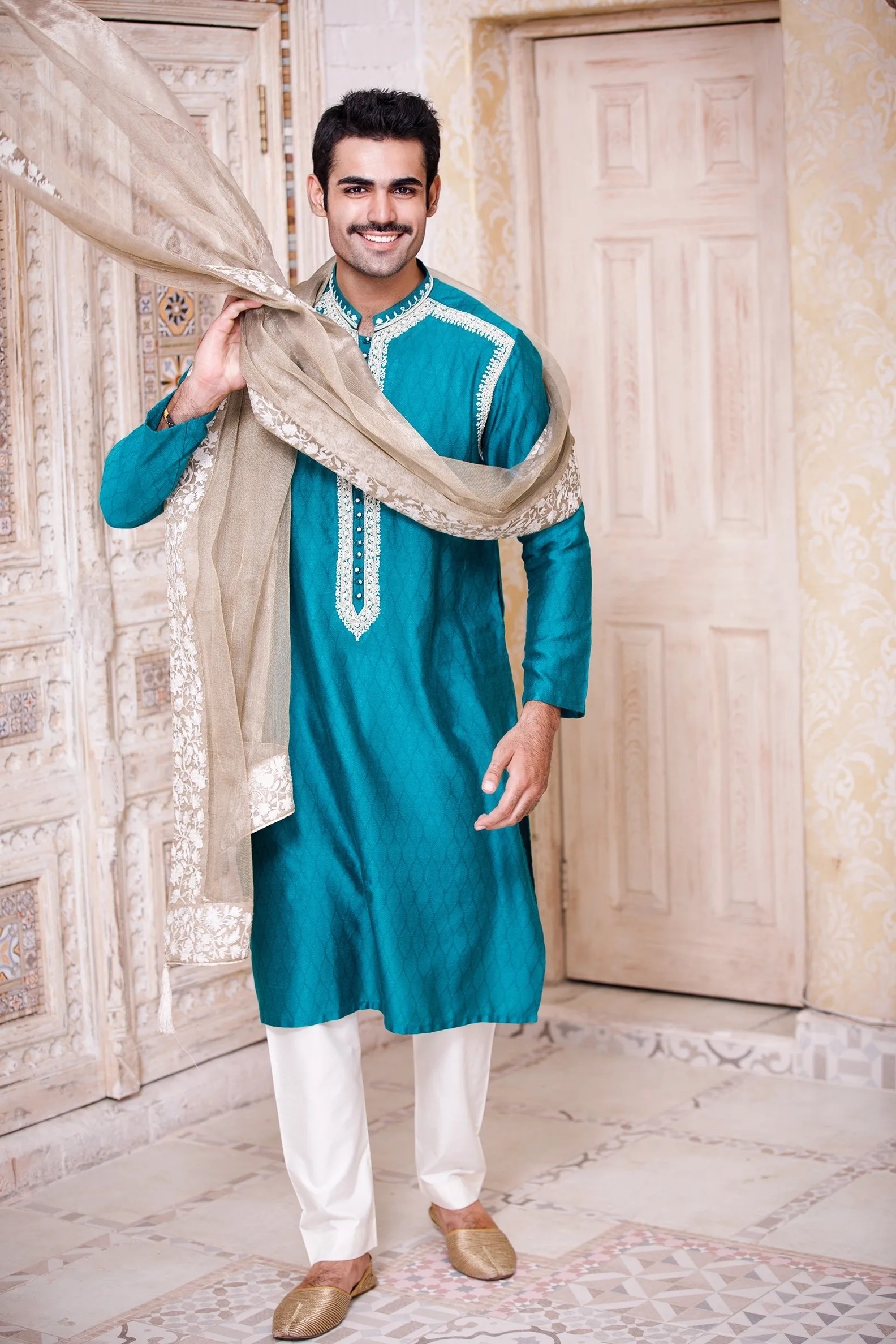 Cerulean Blue Dardozi Embroidered Karandi Kurta (3-Piece) - Image 5