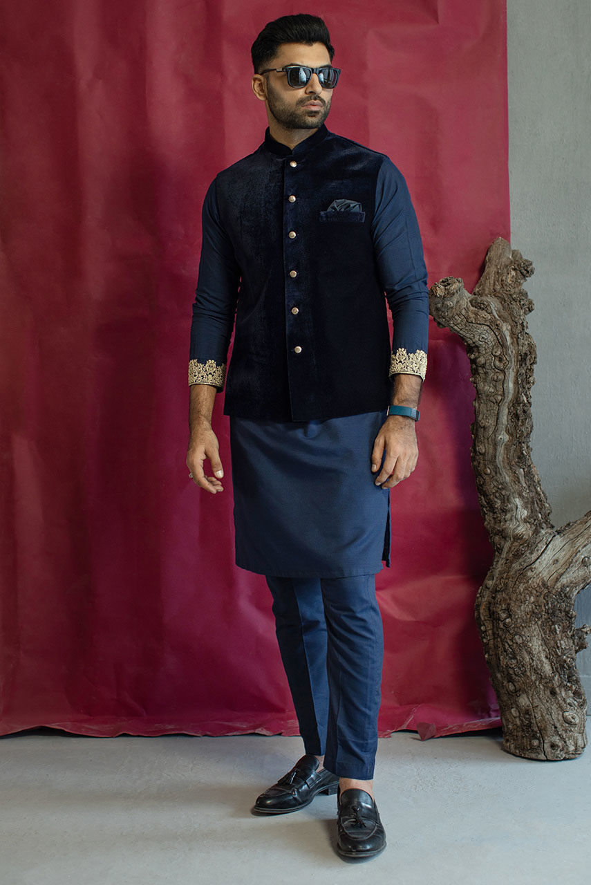 Deep Blue Kora Dabka Raw Silk Kurta Pajama (2-Piece) - Image 4
