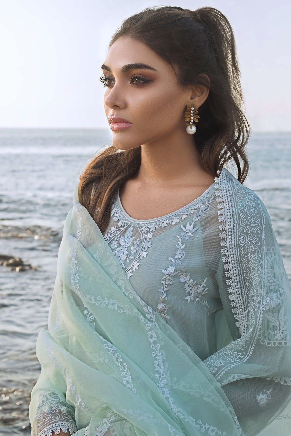 Pakistani Tiffany Blue Kashida Kari Karandi Organza Salwar Kameez (3-Piece) - Image 2