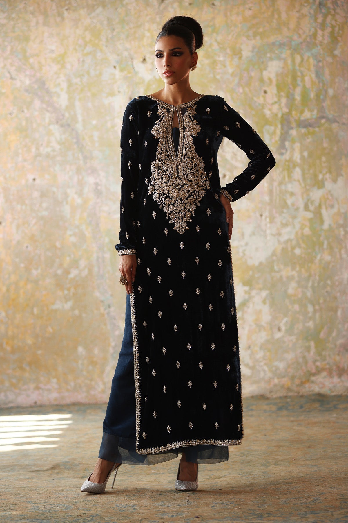 Pakistani Midnight Blue Embellished Velvet Salwar Kameez (2-Piece) - Image 1