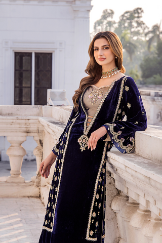Pakistani Royal Blue Gold Embroidered Velvet Salwar Kameez (2-Piece) - Image 7