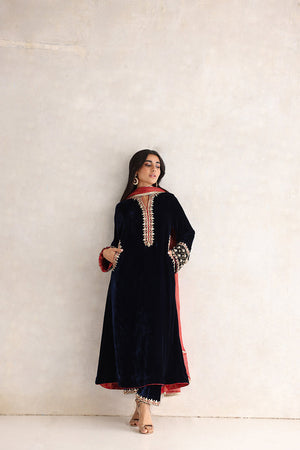 Pakistani Midnight Blue Gota Embroidered Velvet Salwar Kameez (3-Piece) - Image 2