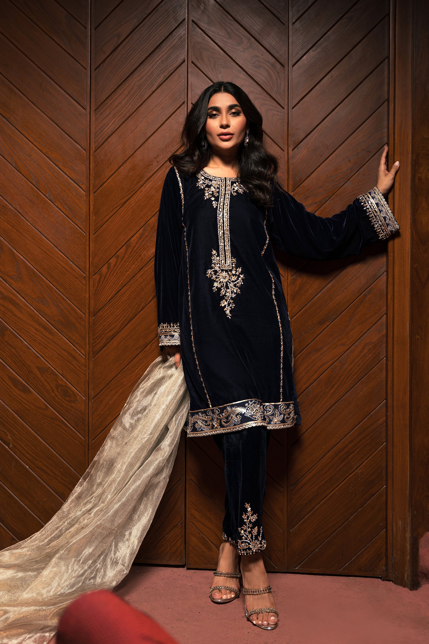 Pakistani Midnight Blue Zardozi Velvet Salwar Kameez (3-Piece) - Image 5