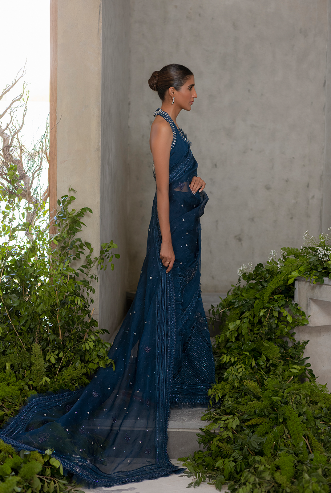 Pakistani Royal Blue Zardozi Organza Saree (2-Piece) - Image 3