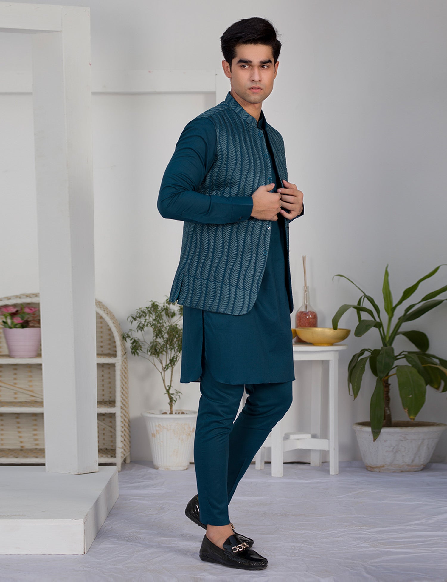 Deep Blue Embroidered Cotton Waistcoat Kurta (3-Piece) - Image 3