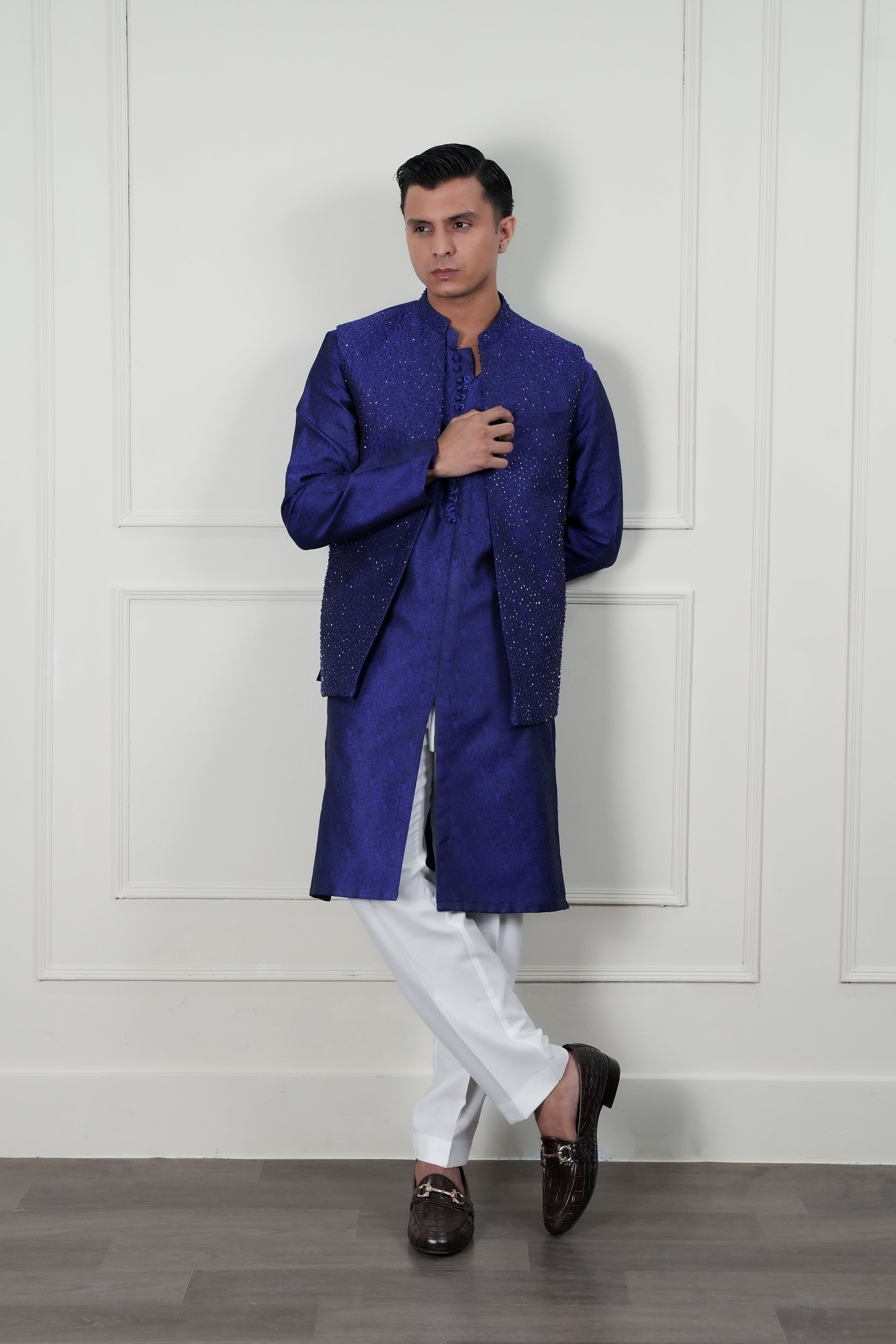 Royal Blue Cutdana Jamawar Waistcoat Kurta (3-Piece) - Image 2
