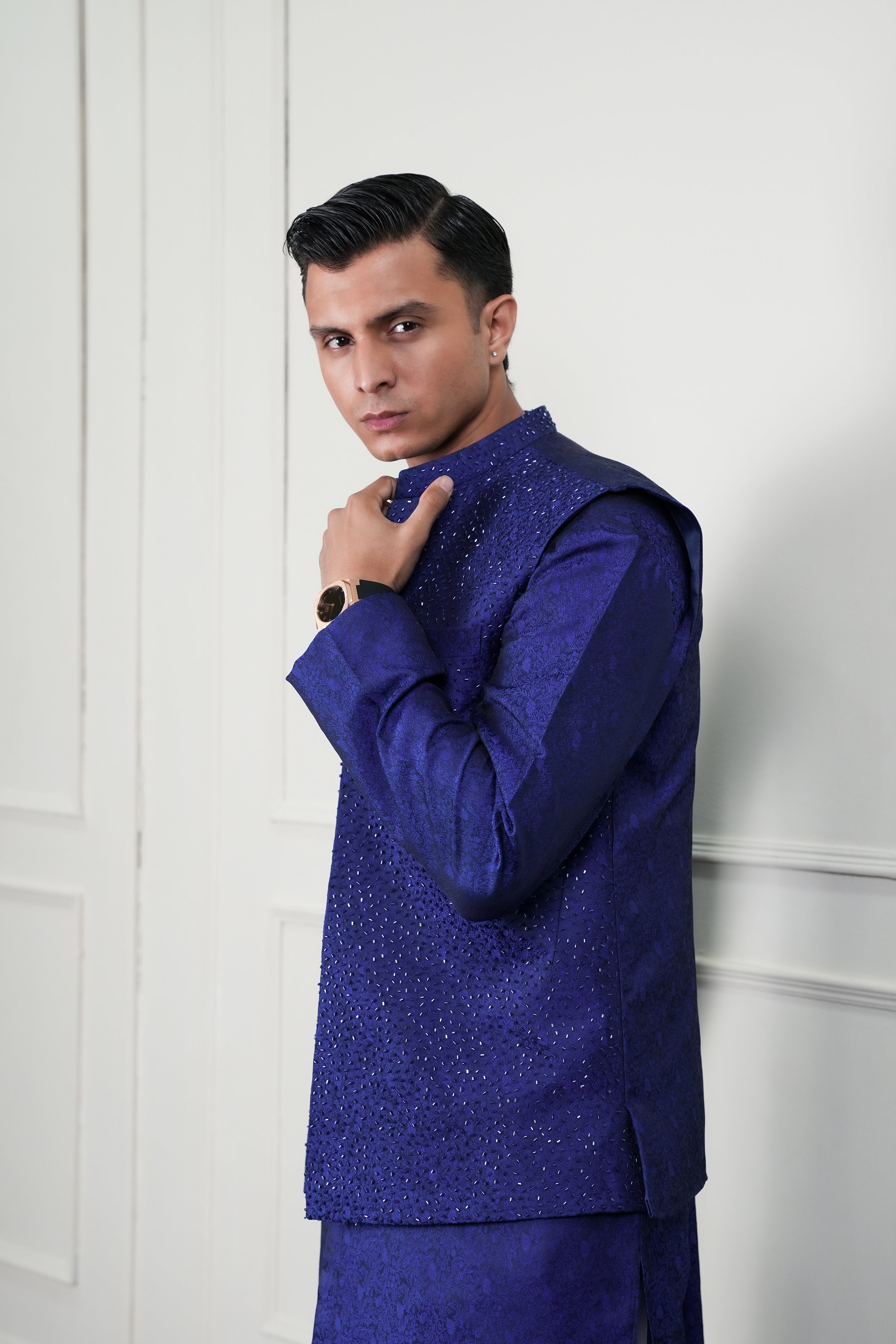 Royal Blue Cutdana Jamawar Waistcoat Kurta (3-Piece) - Image 4