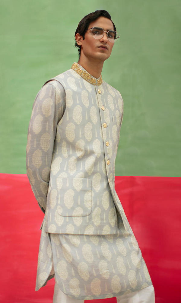 Pastel Paisley Jacquard Waistcoat Kurta Set (3-Piece) - Image 3