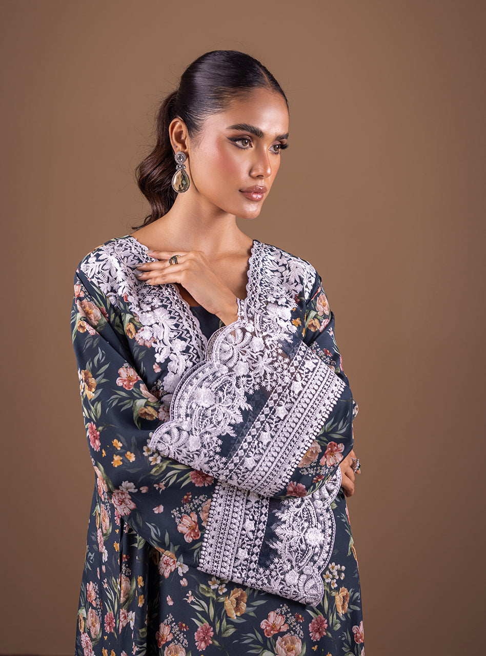 Pakistani Midnight Blue Floral Embroidered Kaftan (1-Pc) - Image 2