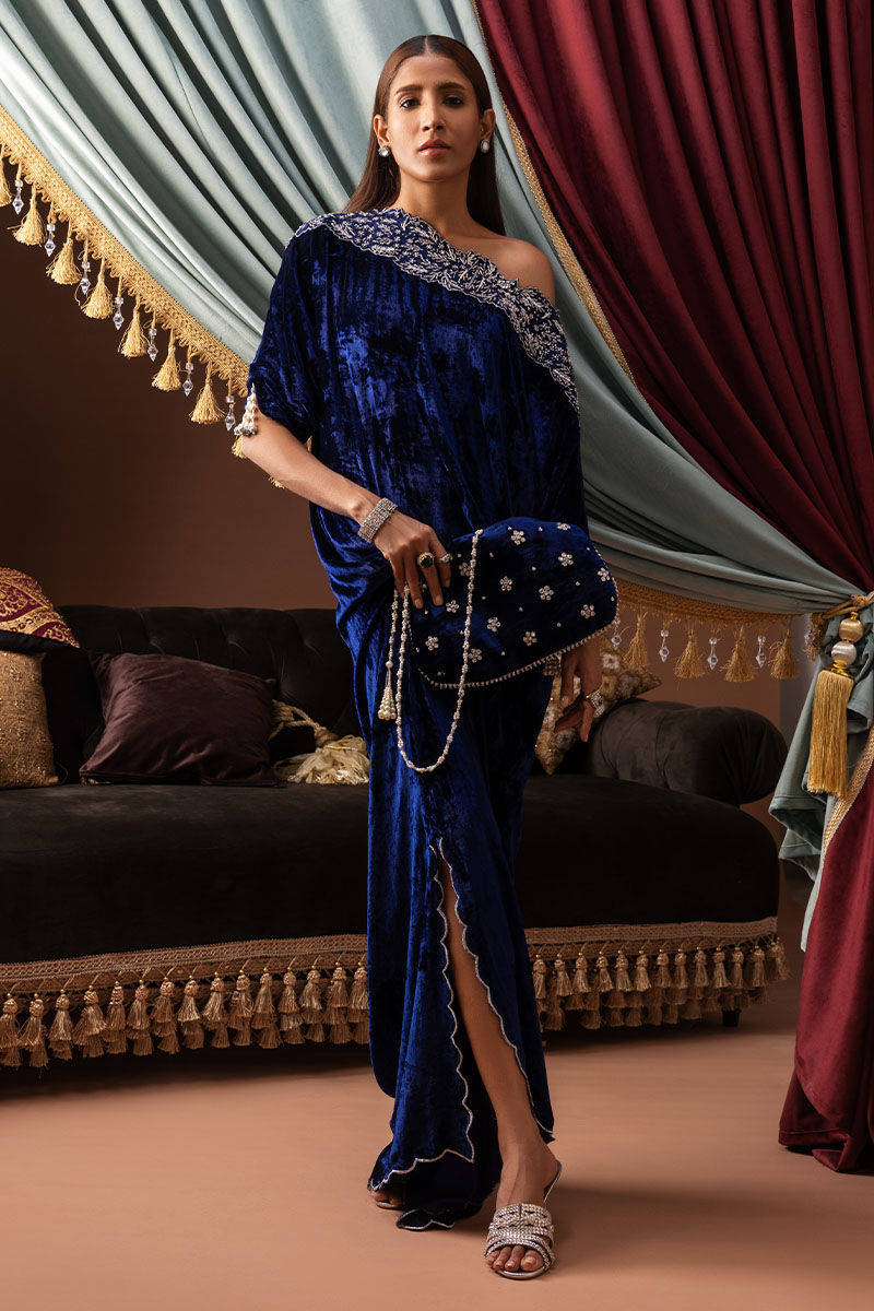 Pakistani Royal Blue Embellished Velvet Kaftan (1-Pc) - Image 1