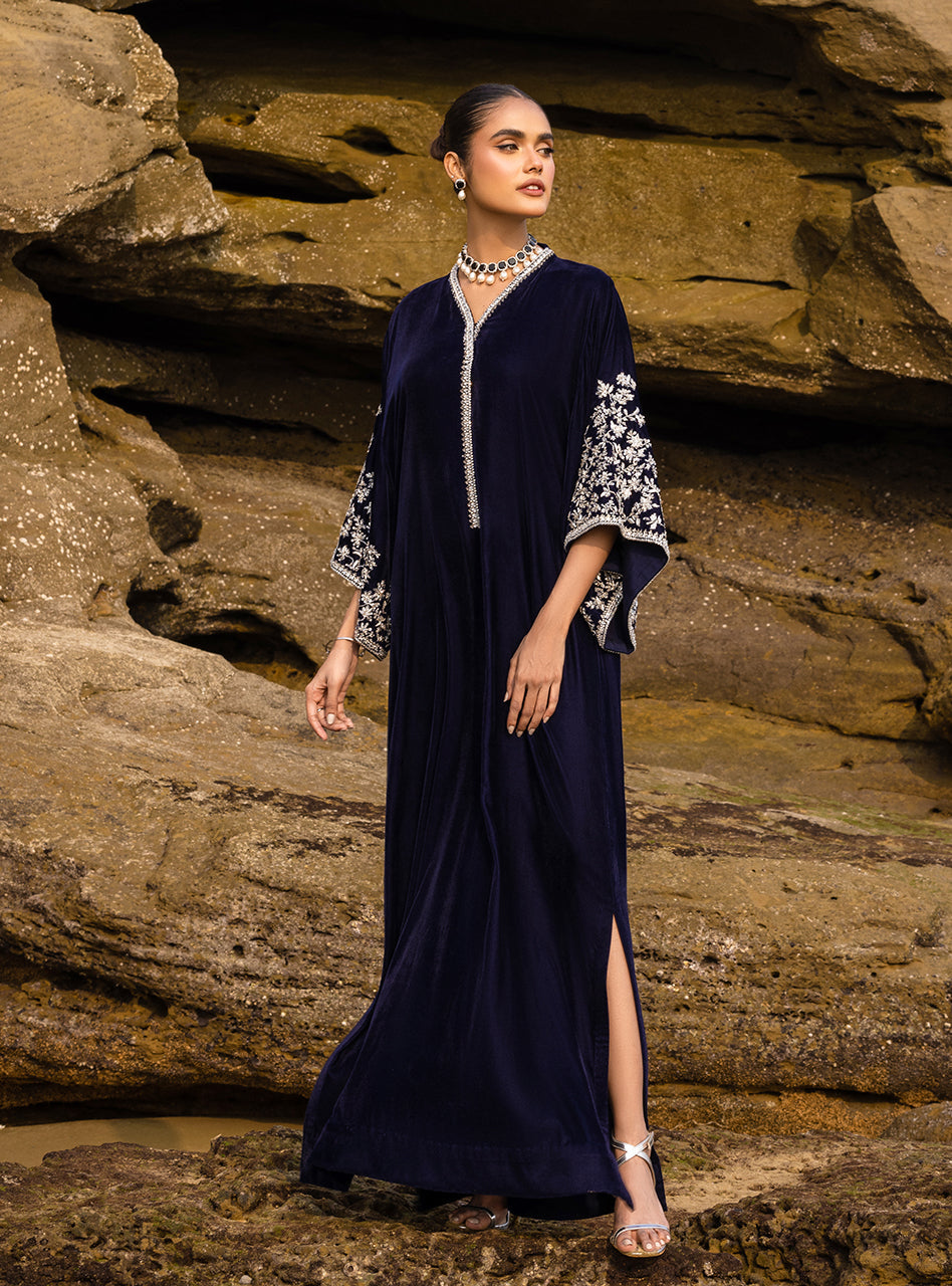 Pakistani Royal Blue Hand Embroidered Velvet Kaftan (1-Pc) - Image 5