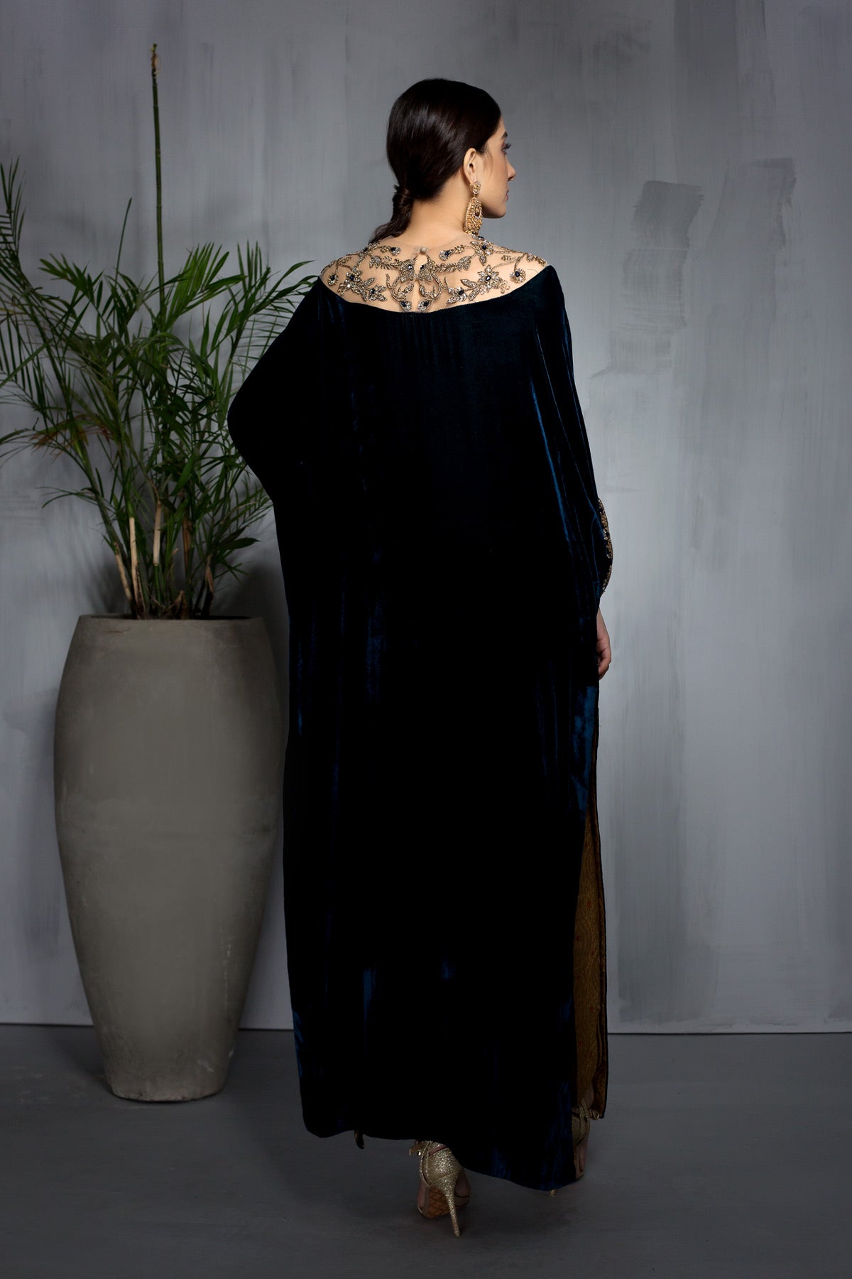 Midnight Blue Zardozi Velvet Kaftan (2-Piece) - Image 3