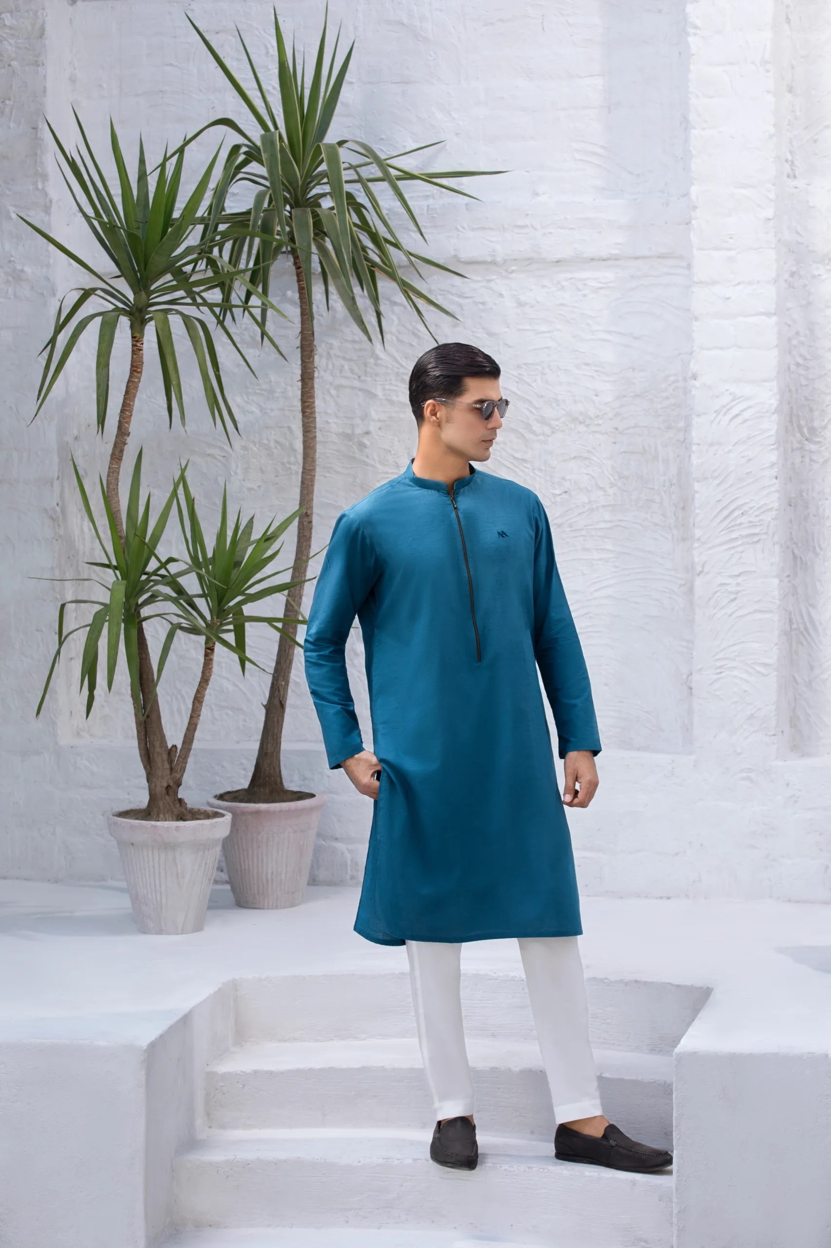 Aegean Blue Embroidered Cotton Blend Kurta (2-Piece) - Image 4