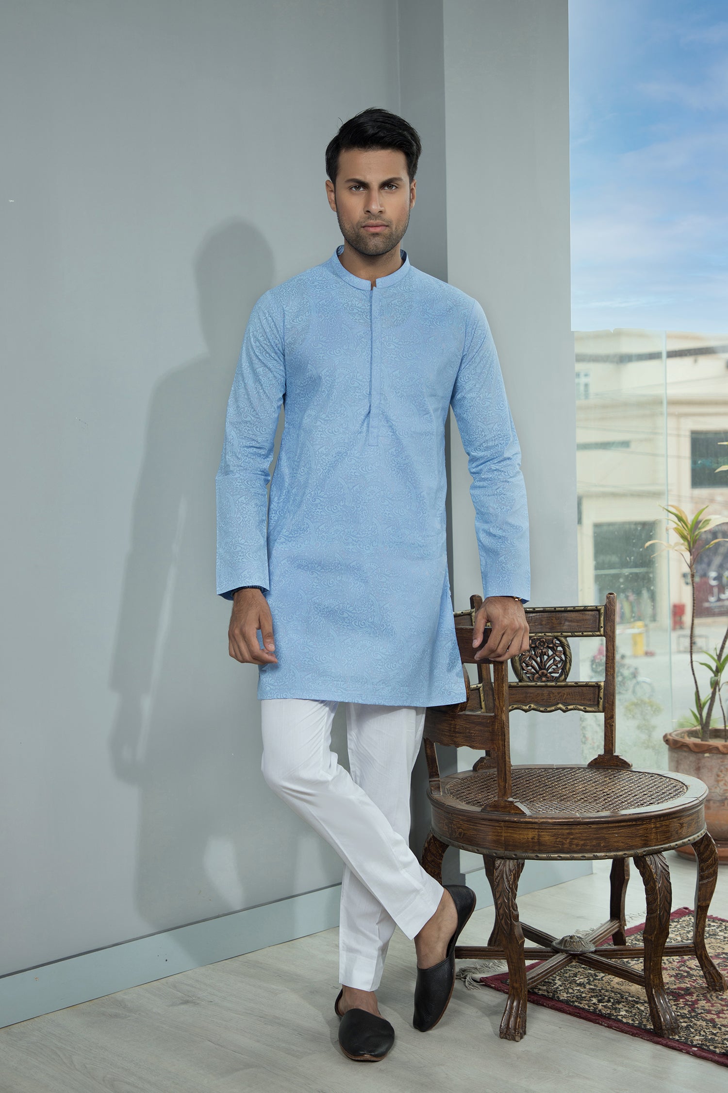 Vivid Blue Screen-Printed Cotton Kurta Pajama (2-Piece) - Image 1