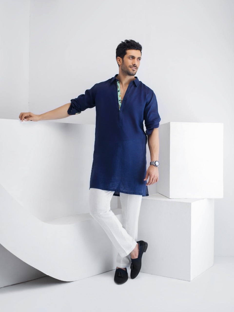 Deep Blue Printed Placket Linen Kurta (2-Piece) - Image 2