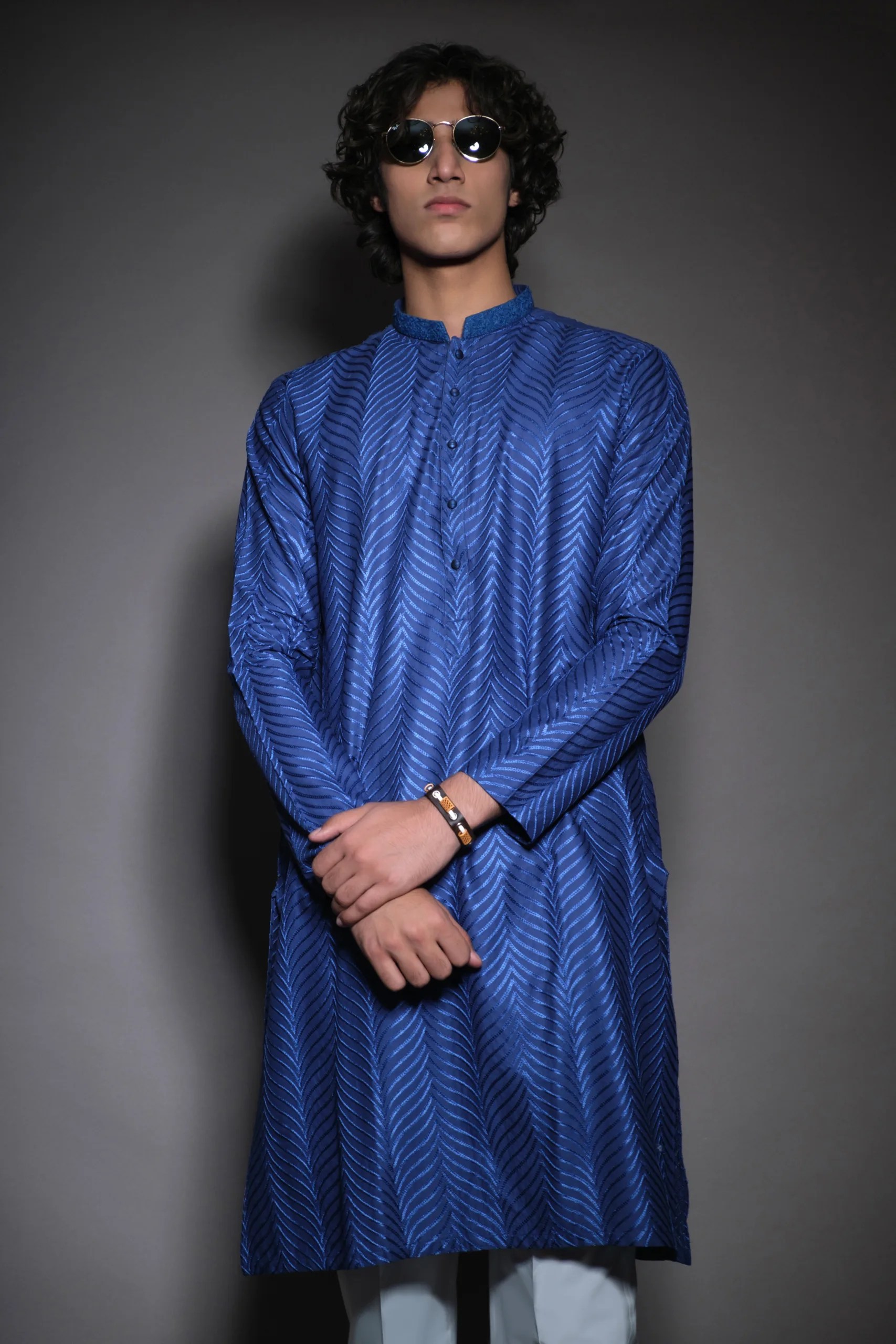 Denim Blue Textured Woven Kurta (2-Piece) - Image 4