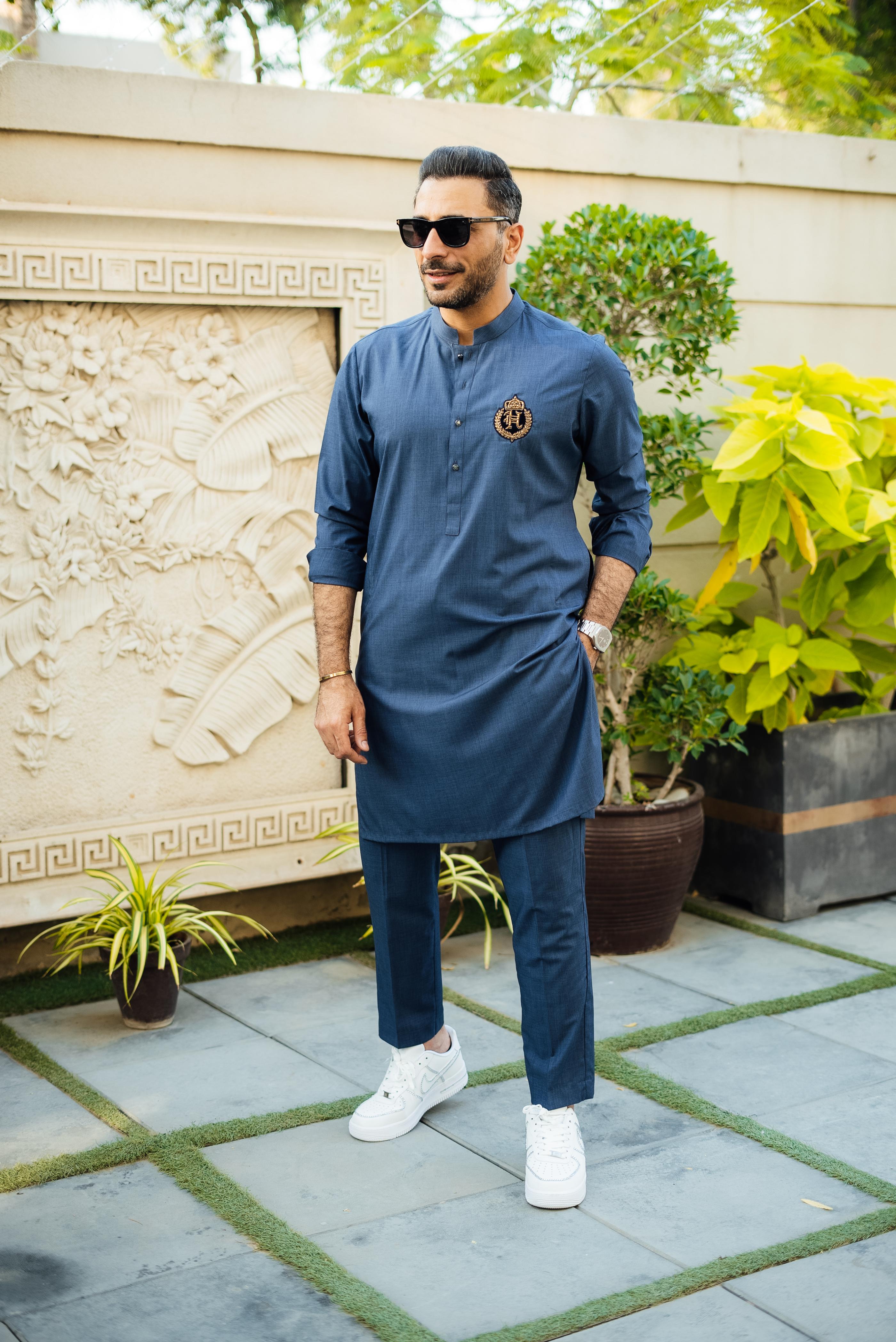 Deep Blue Velvet Appliqué Wash & Wear Kurta Pajama (2-Piece) - Image 2