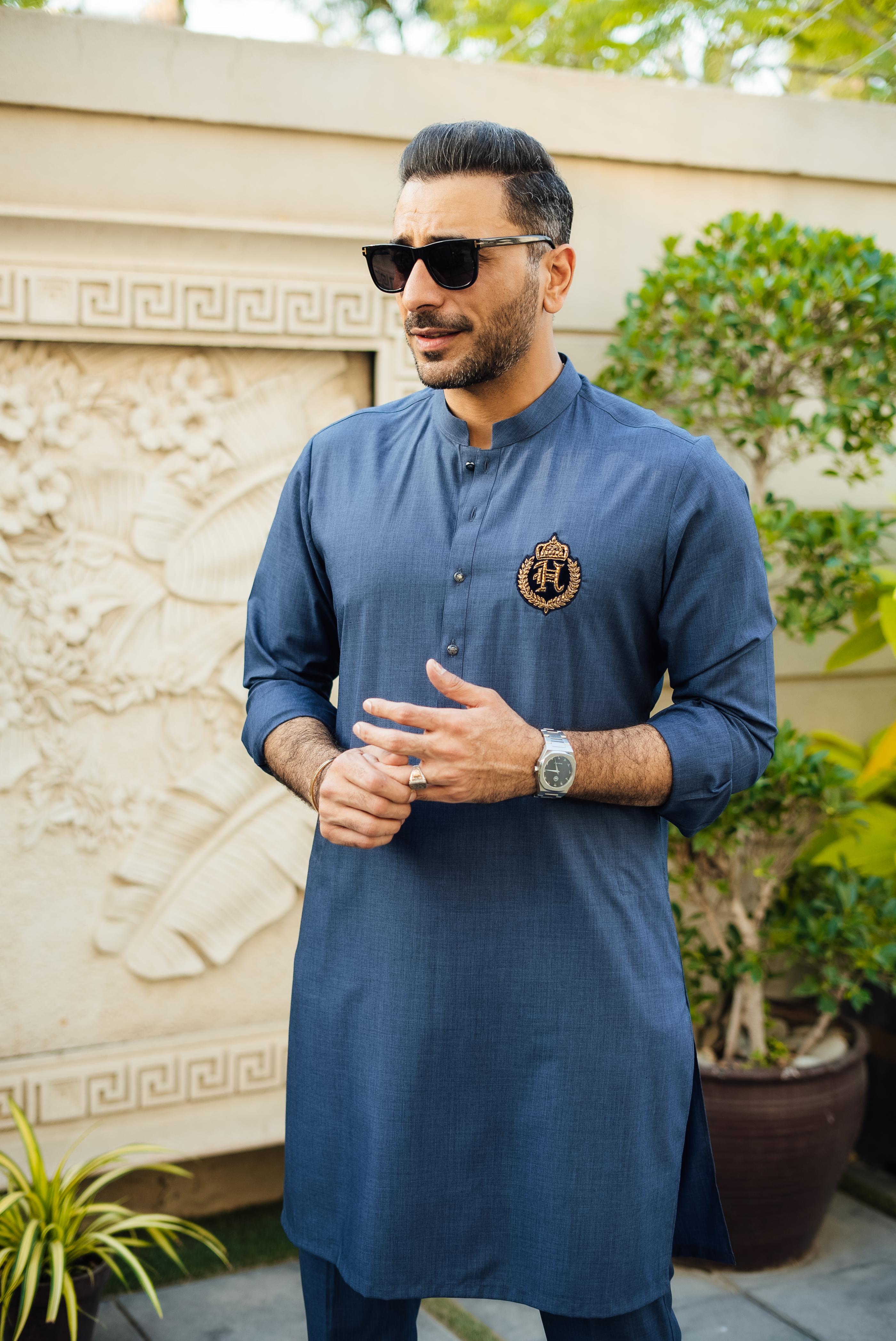 Deep Blue Velvet Appliqué Wash & Wear Kurta Pajama (2-Piece) - Image 3