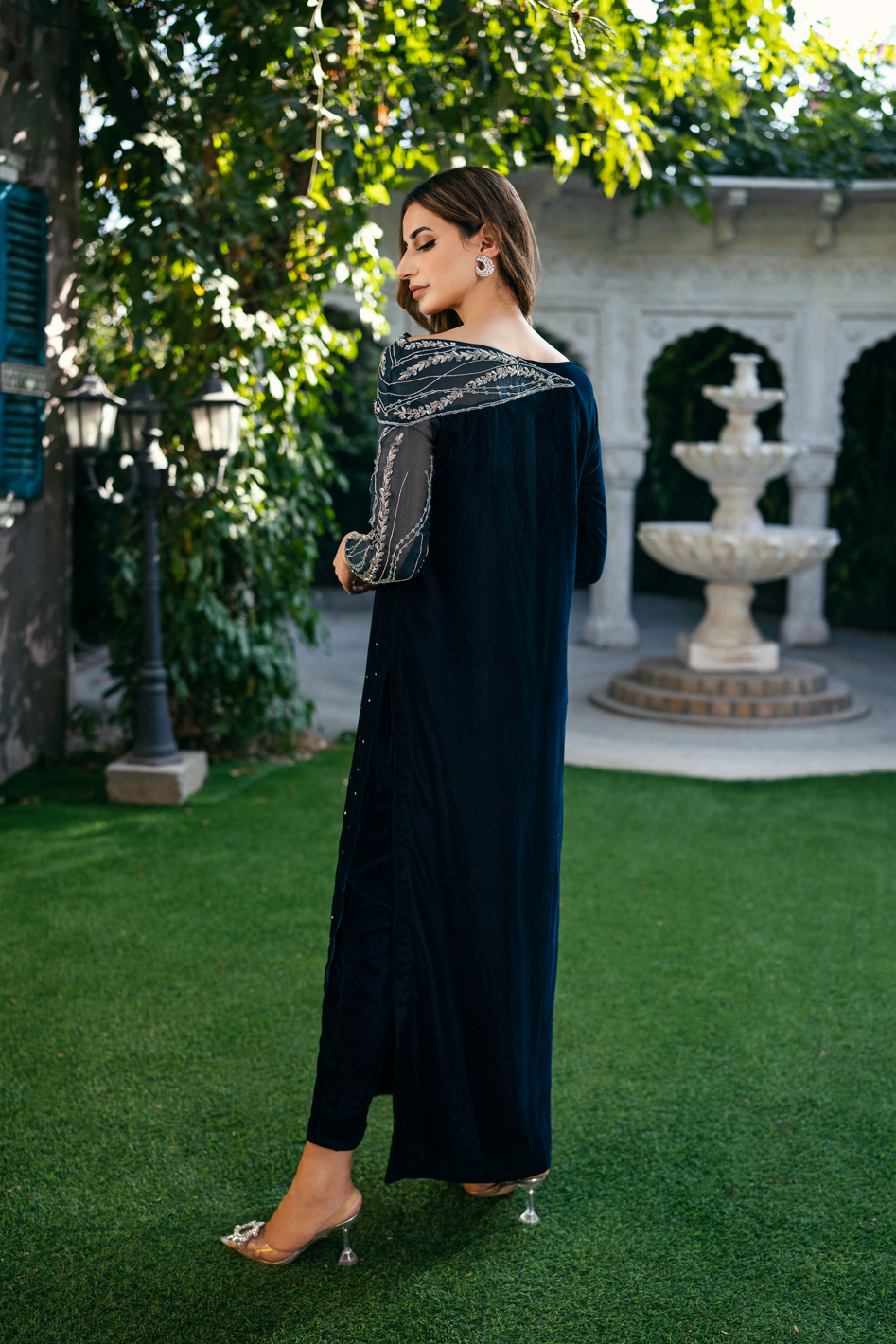 Pakistani Royal Blue Embellished Velvet Maxi Dress (1-Pc) - Image 3