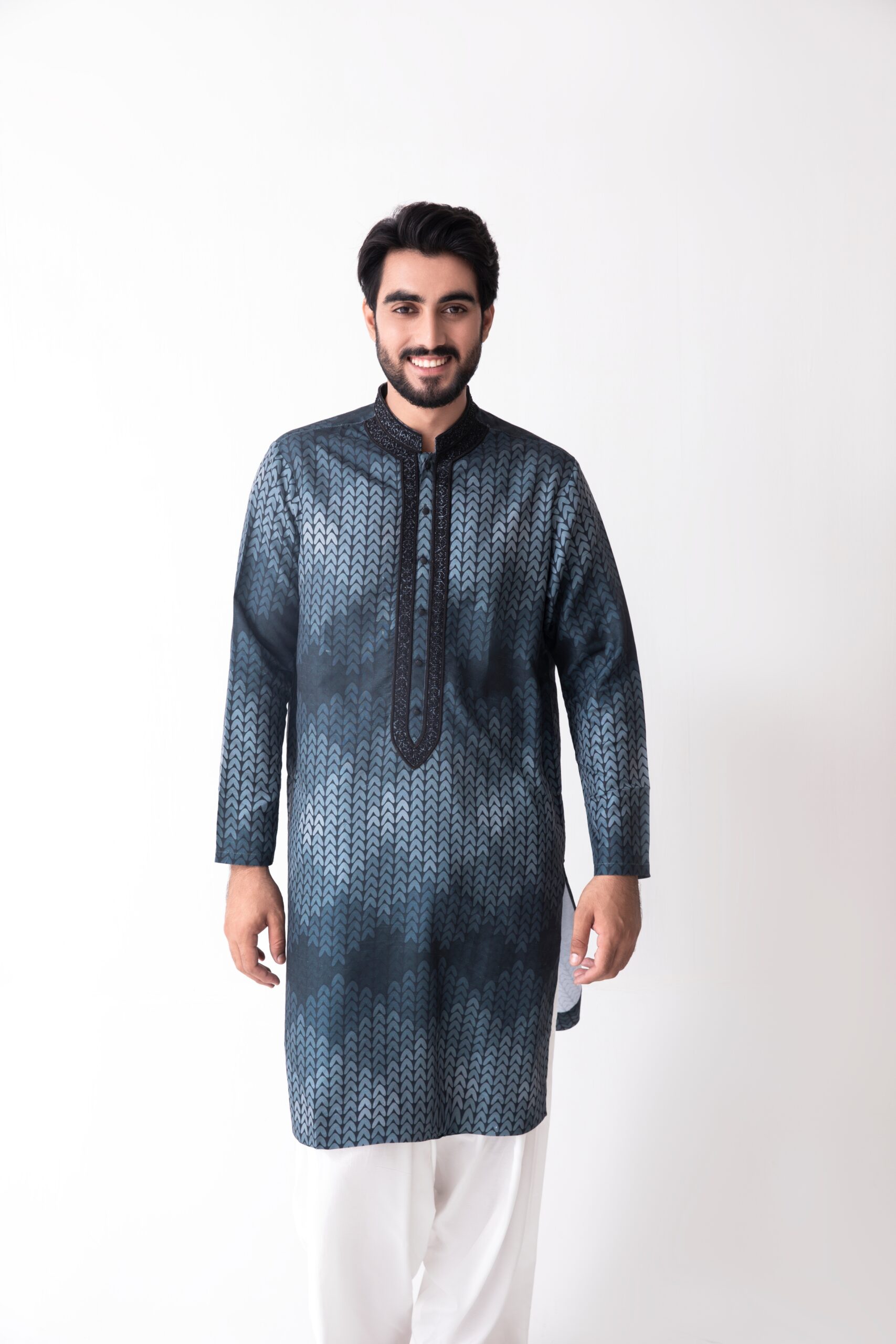 Deep Blue Hand-Embroidered Silk-Blend Men's Kurta (1-Pc) - Image 3