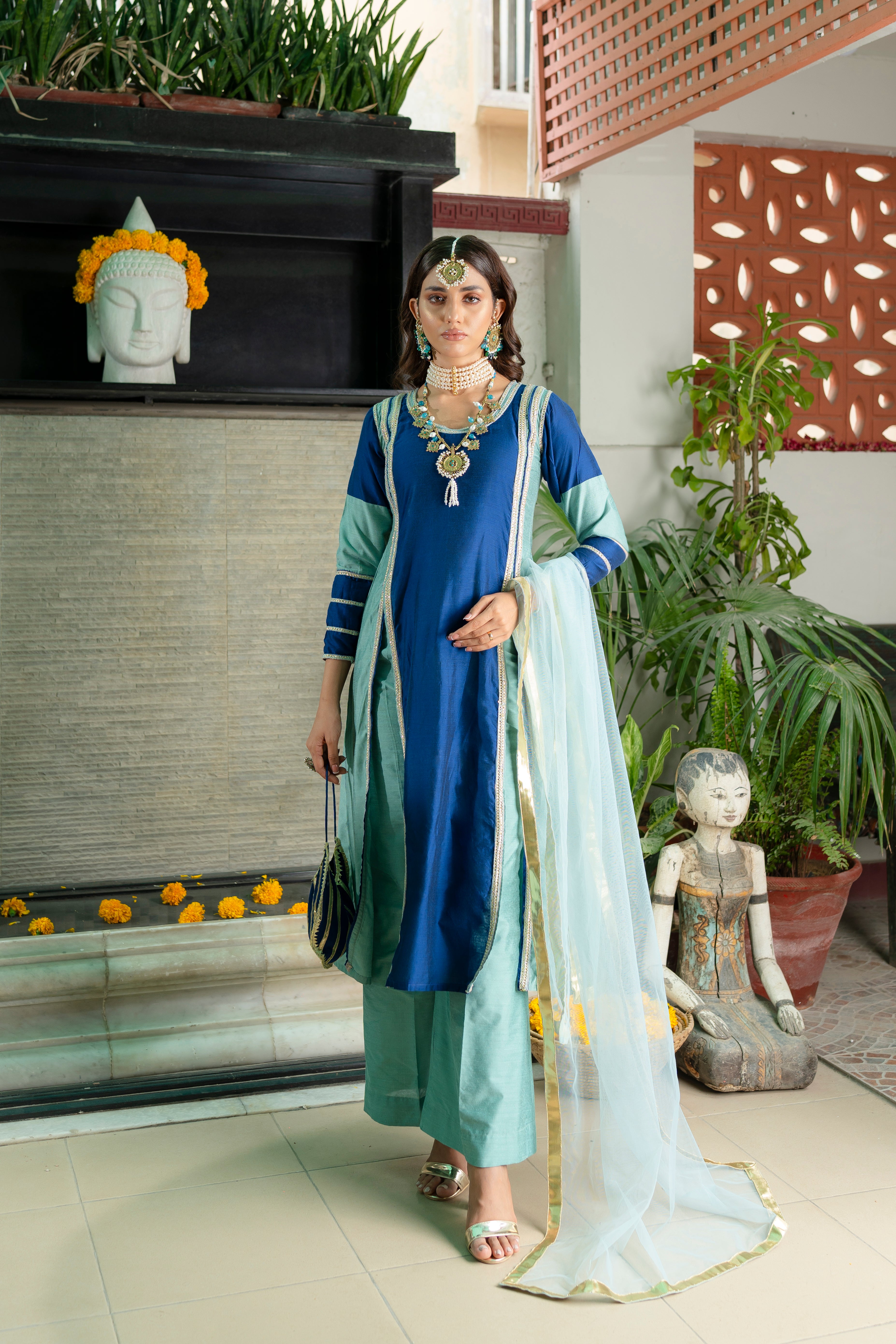 Pakistani Royal Blue Zari Embroidered Banarsi Cotton Silk Salwar Kameez (4-Piece) - Image 7