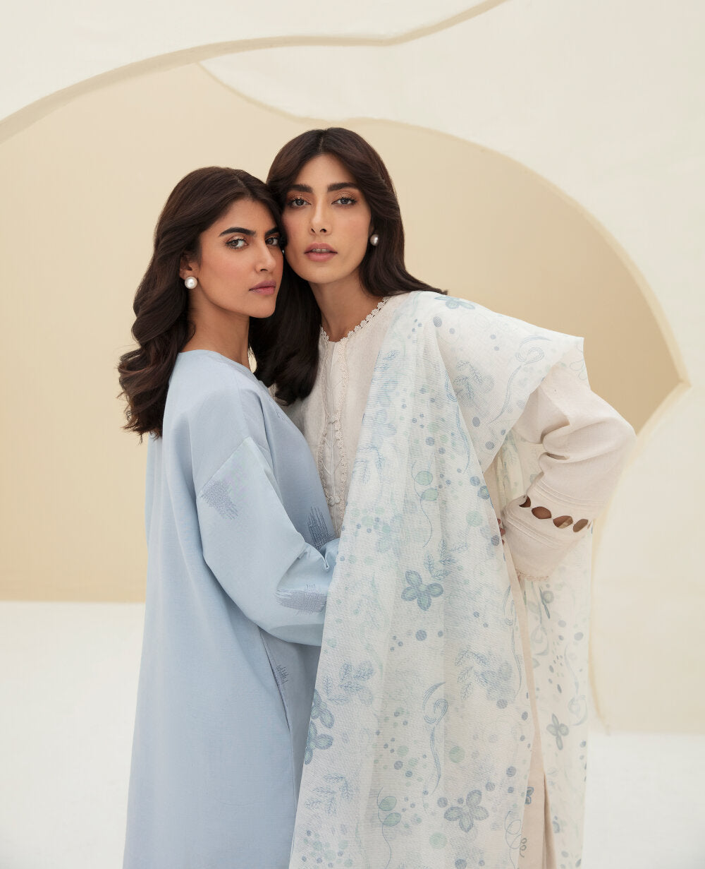 Pakistani Powder Blue Kantha-Stitch Cambric Kurta Set (2-Piece) - Image 6