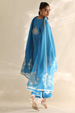 Fresh Blue Aari Embroidered Cotton Sheesha Silk Kurta (3-Piece) - Image 7