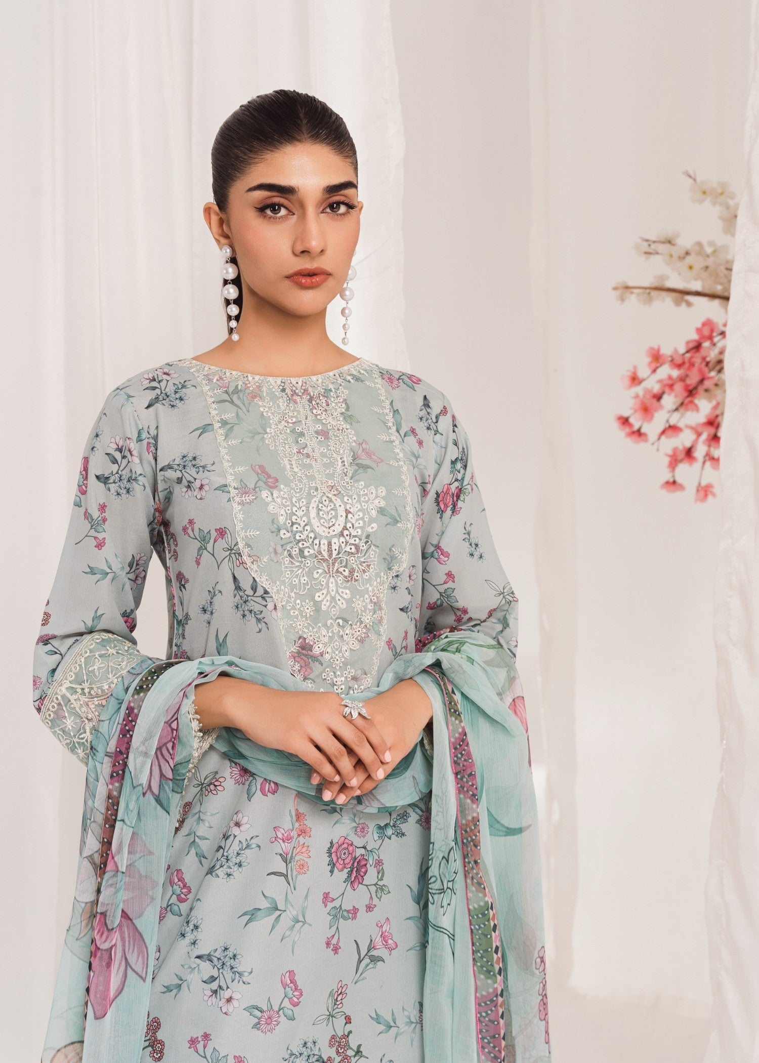 Pakistani Ice Blue Embroidered Poly Lawn Kurta Set (3-Piece) - Image 4