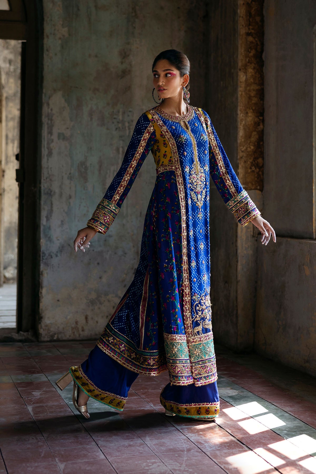 Deep Blue Zardozi Resham Grip Kameez (2-Piece) - Image 2